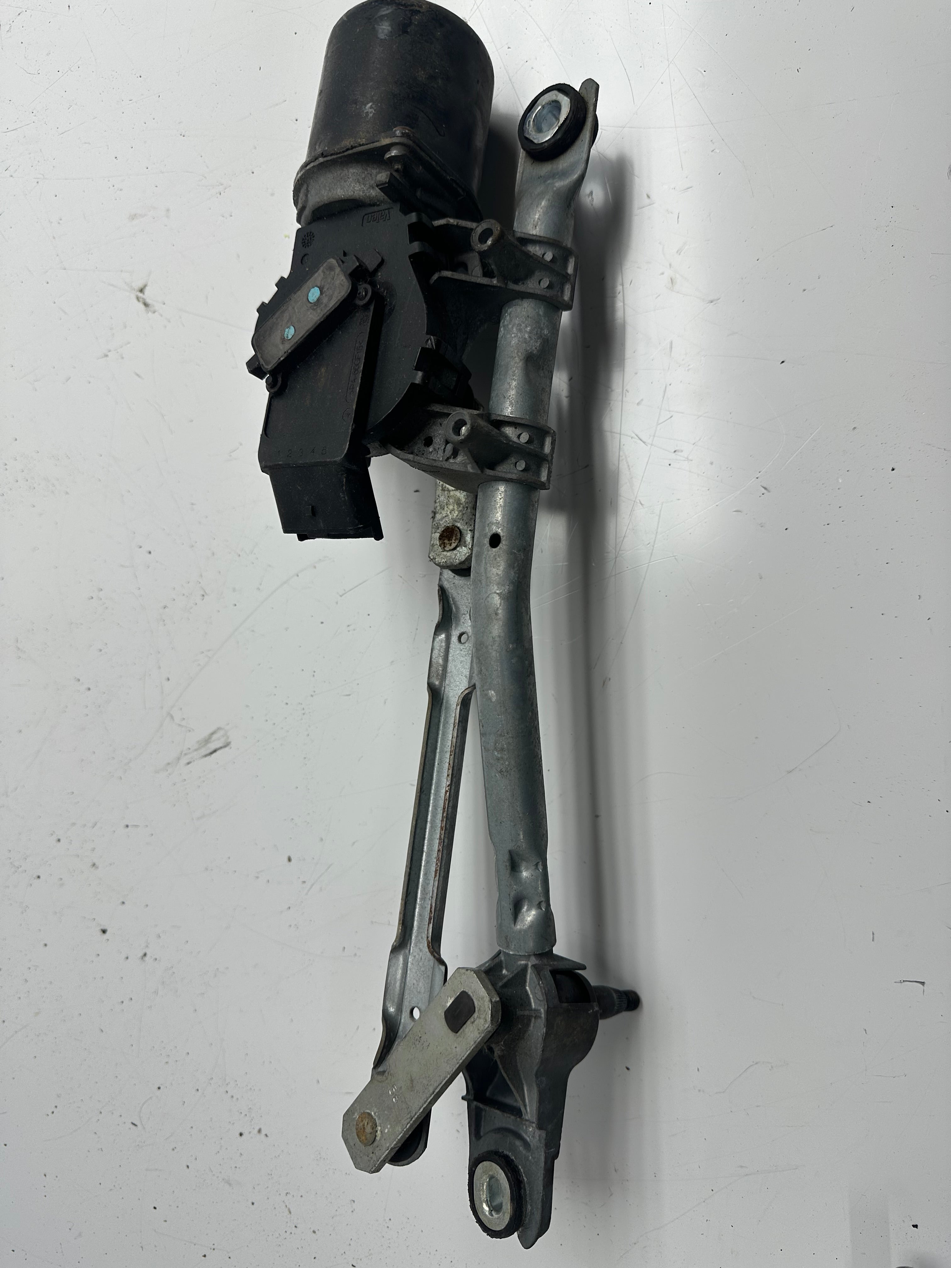 Toyota Aygo 2012 Front Wiper Motor & Linkage (53630187) (PA-66GF15)