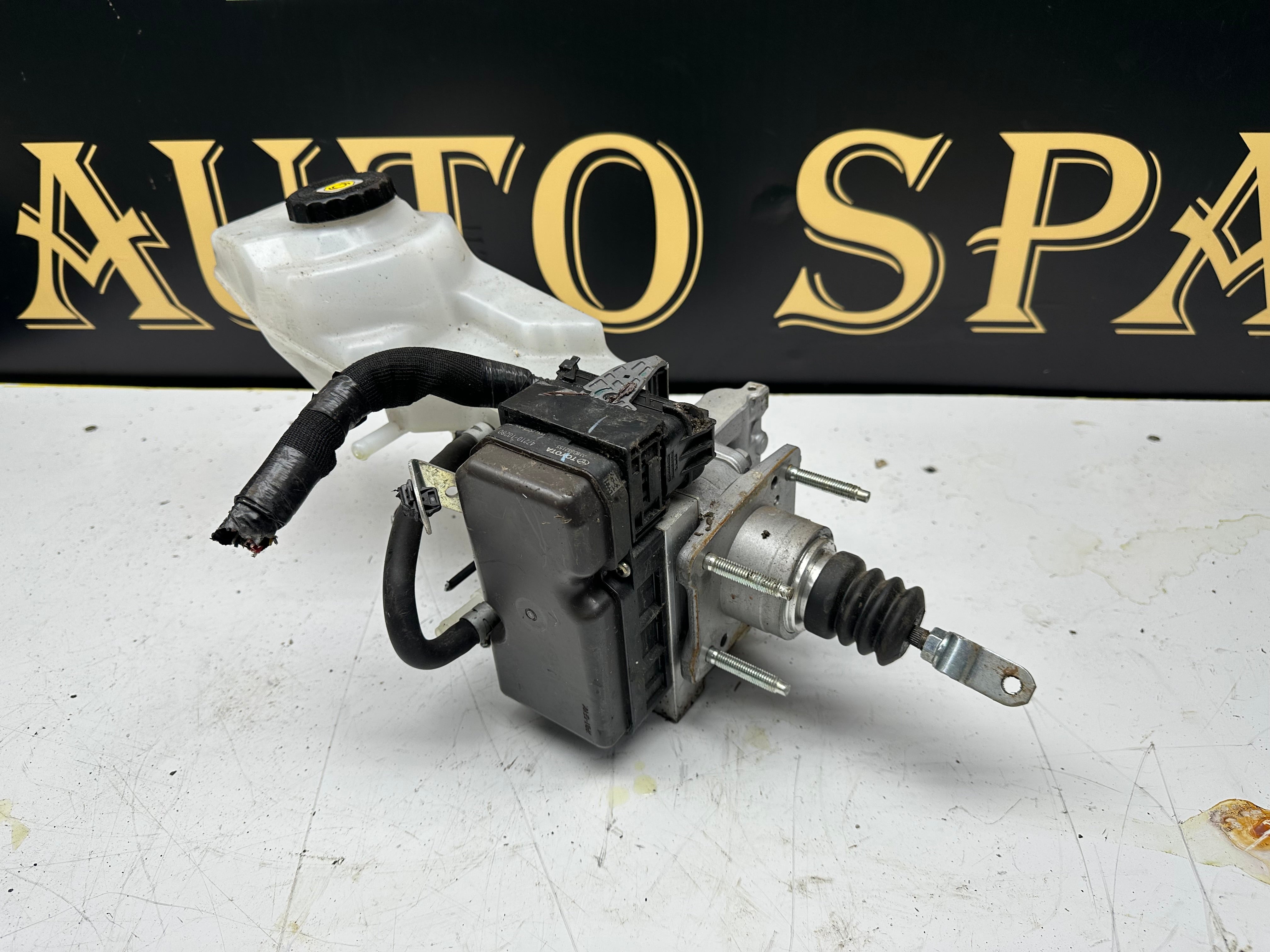 Toyota C-HR ABS Pump Brake Master Cylinder 1.8 Hybrid (47270-47040) (47210-10280)