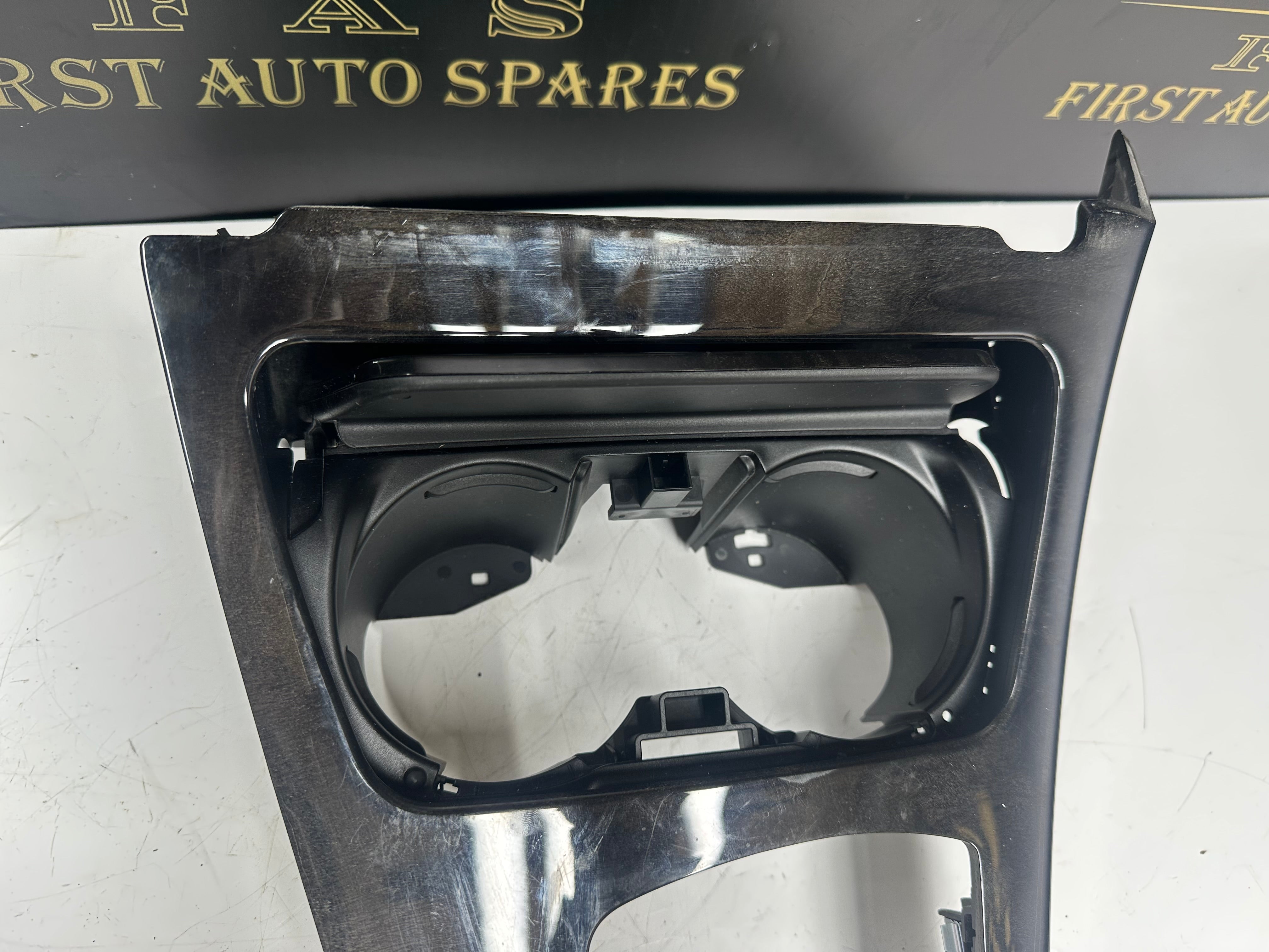 BMW 6 Series F12 Cup Holder & Facia (9197227) (B0701277) (6131 9202951/02)