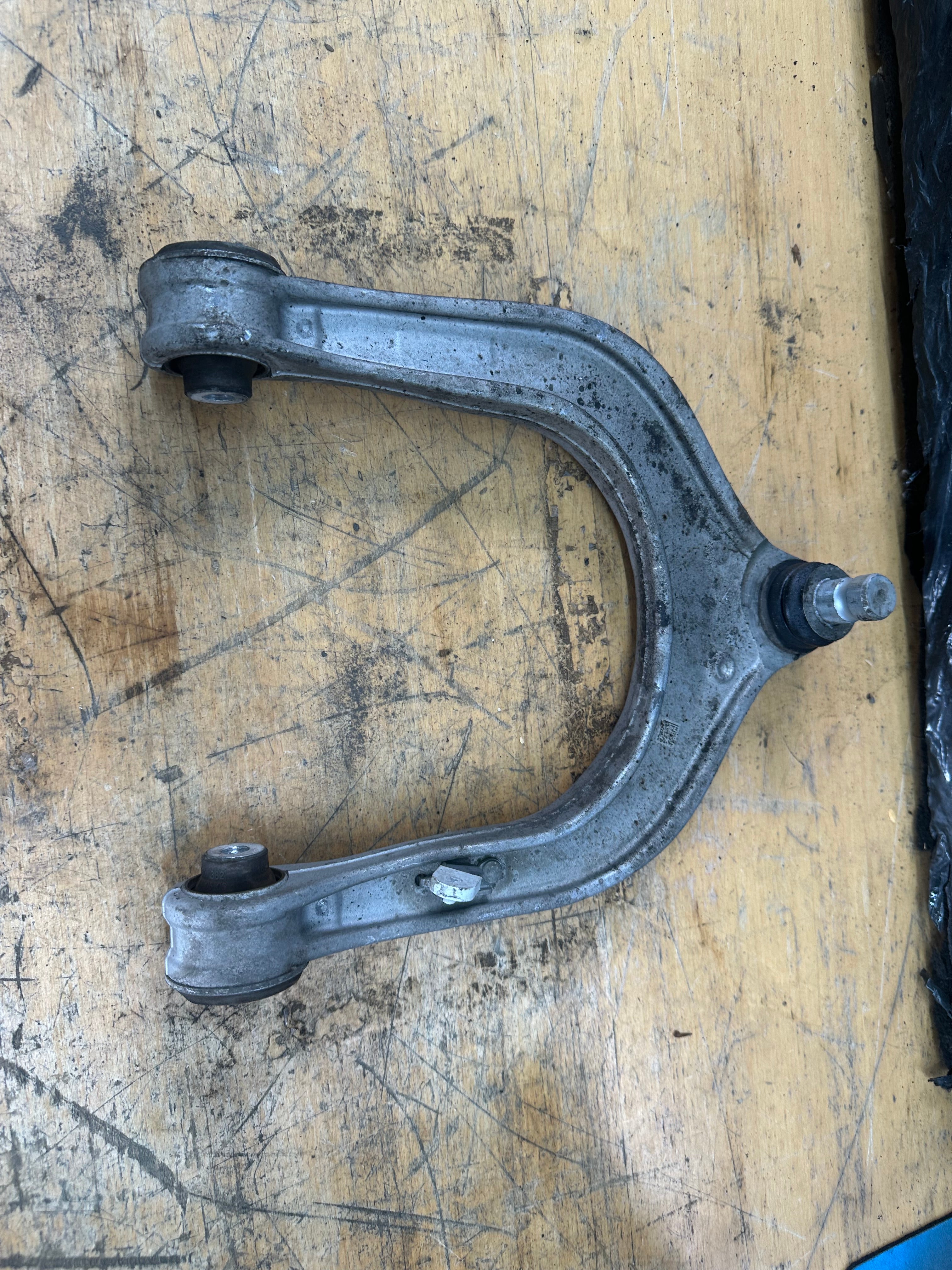 BMW X5 G05 2019 Front Left Passenger Upper Control Arm (6883115) (191480838)
