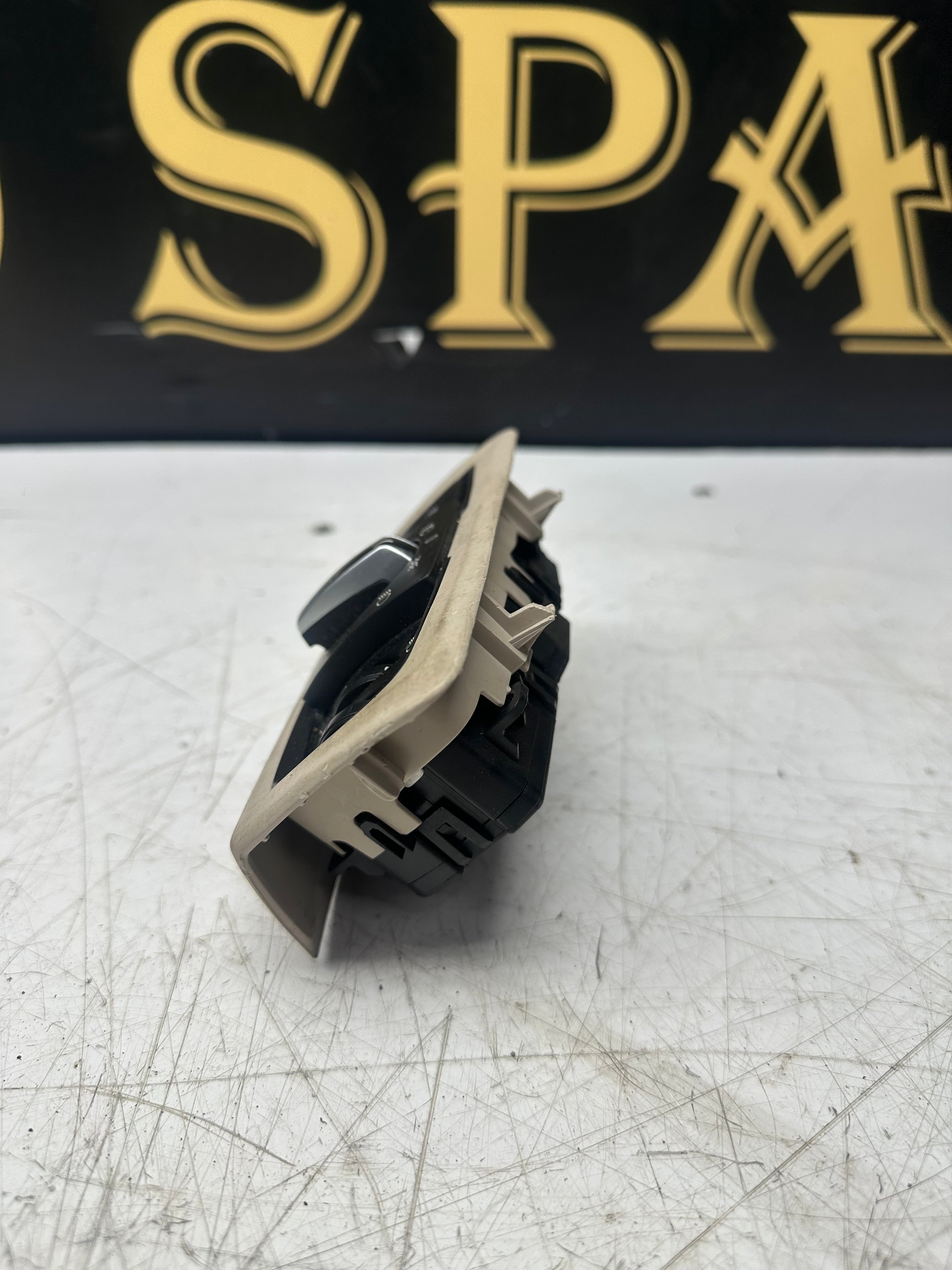 BMW 2 Series F46 218d Gran Tourer Headlight Switch Control Unit (2014–2021)(9262959)