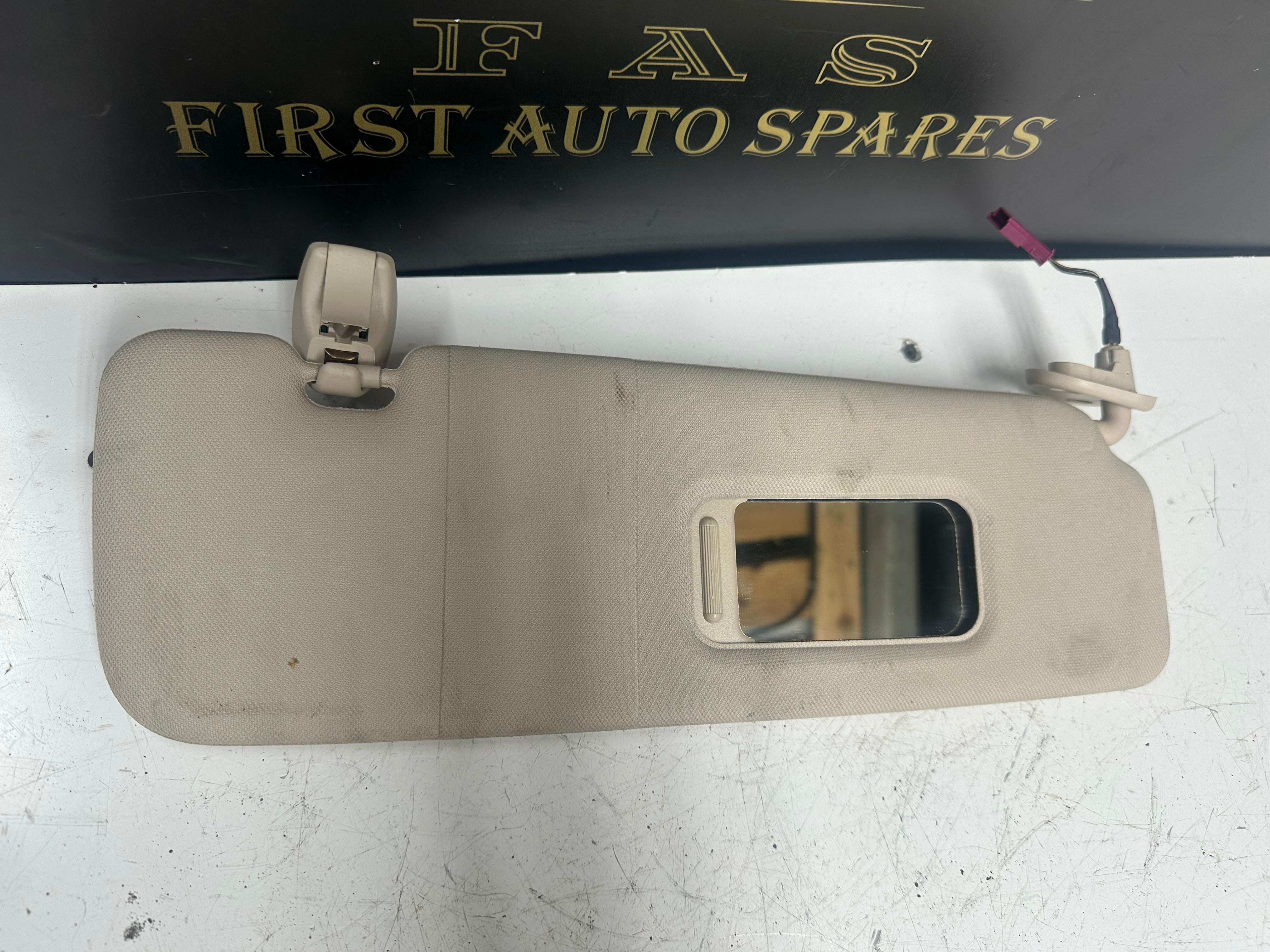 BMW 3 Series E46 Right Side Sun Visor (101-0232400)