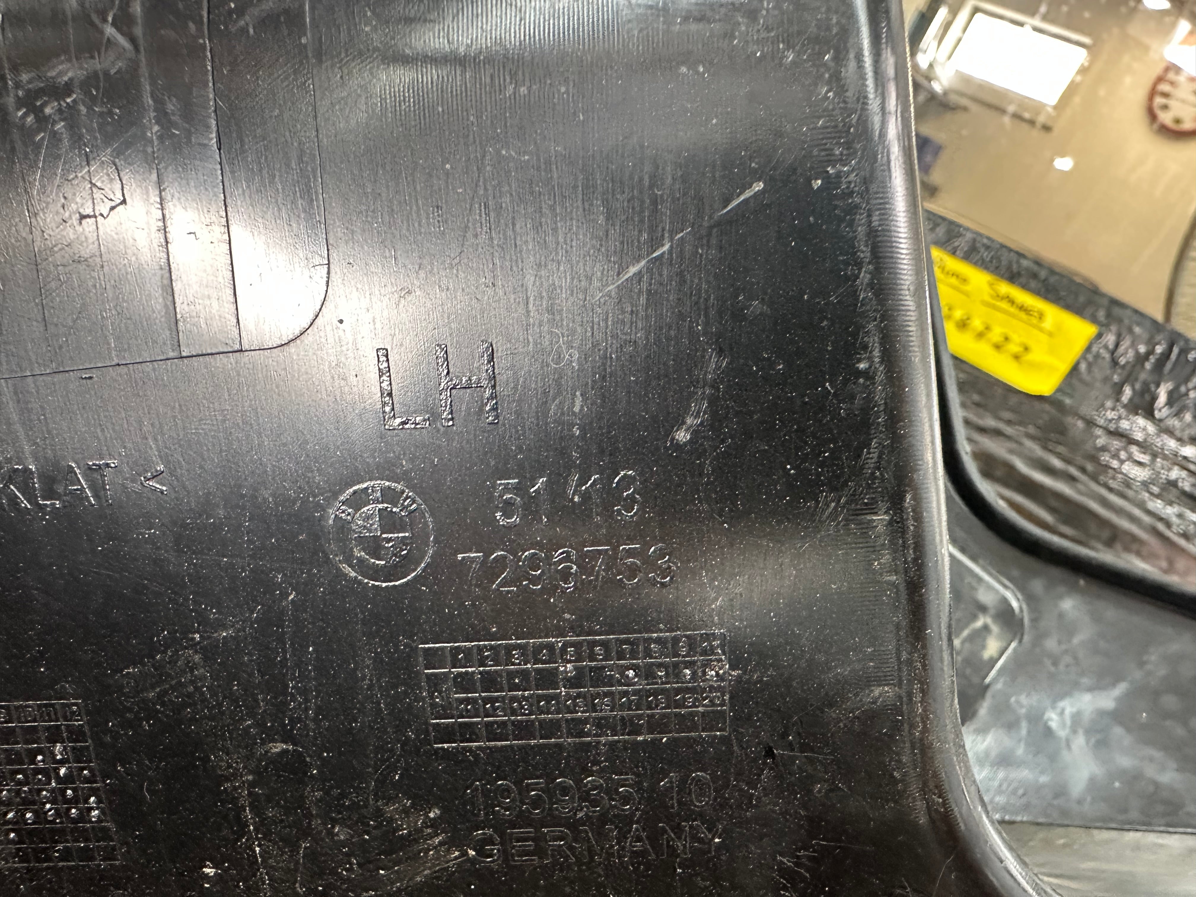 BMW i3 2021 Panel Bracket Rear Left Support Panel Mounting (7296753)