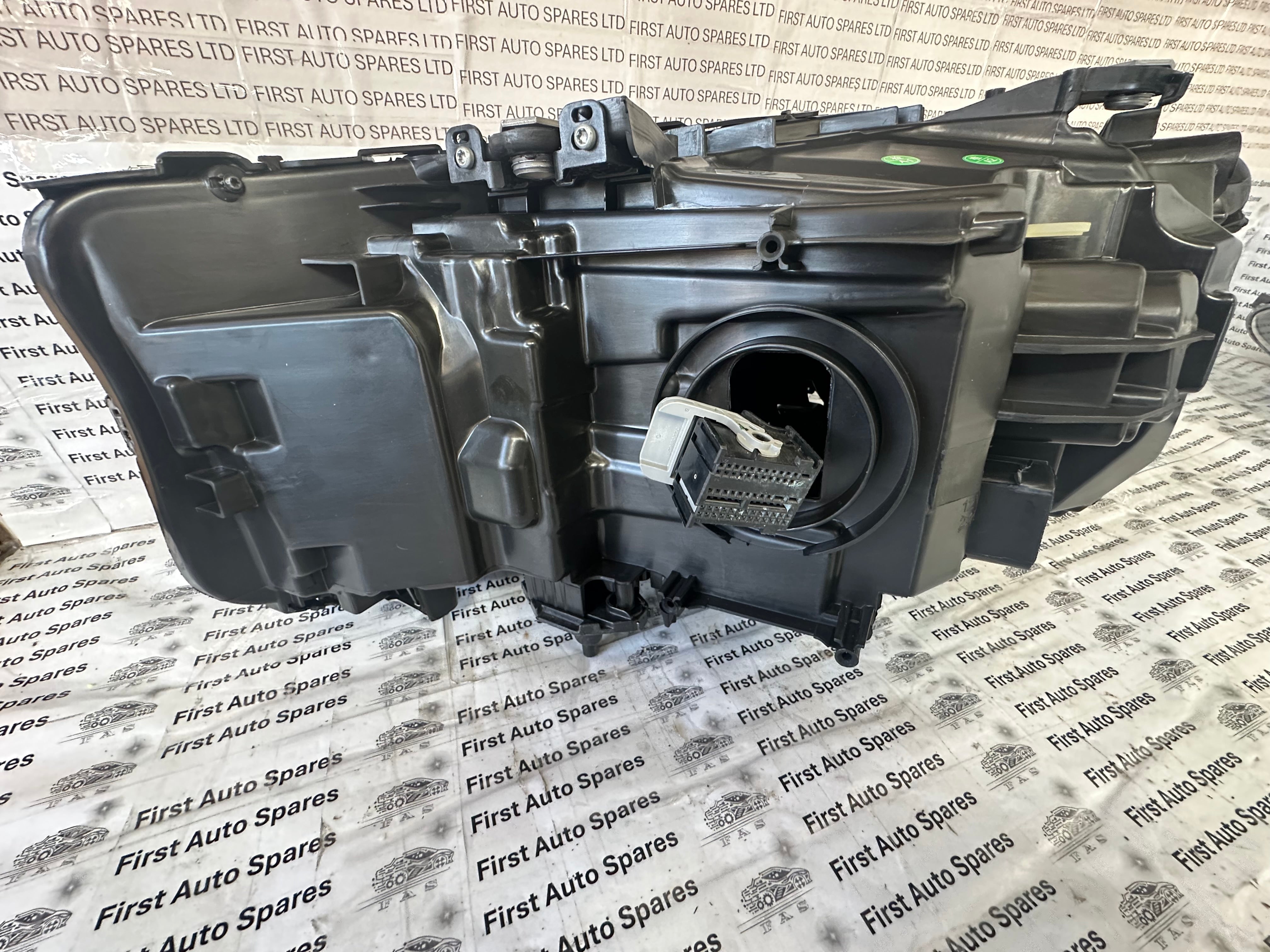 BMW 5 Series G30 Right LED Headlight (7458884-02)