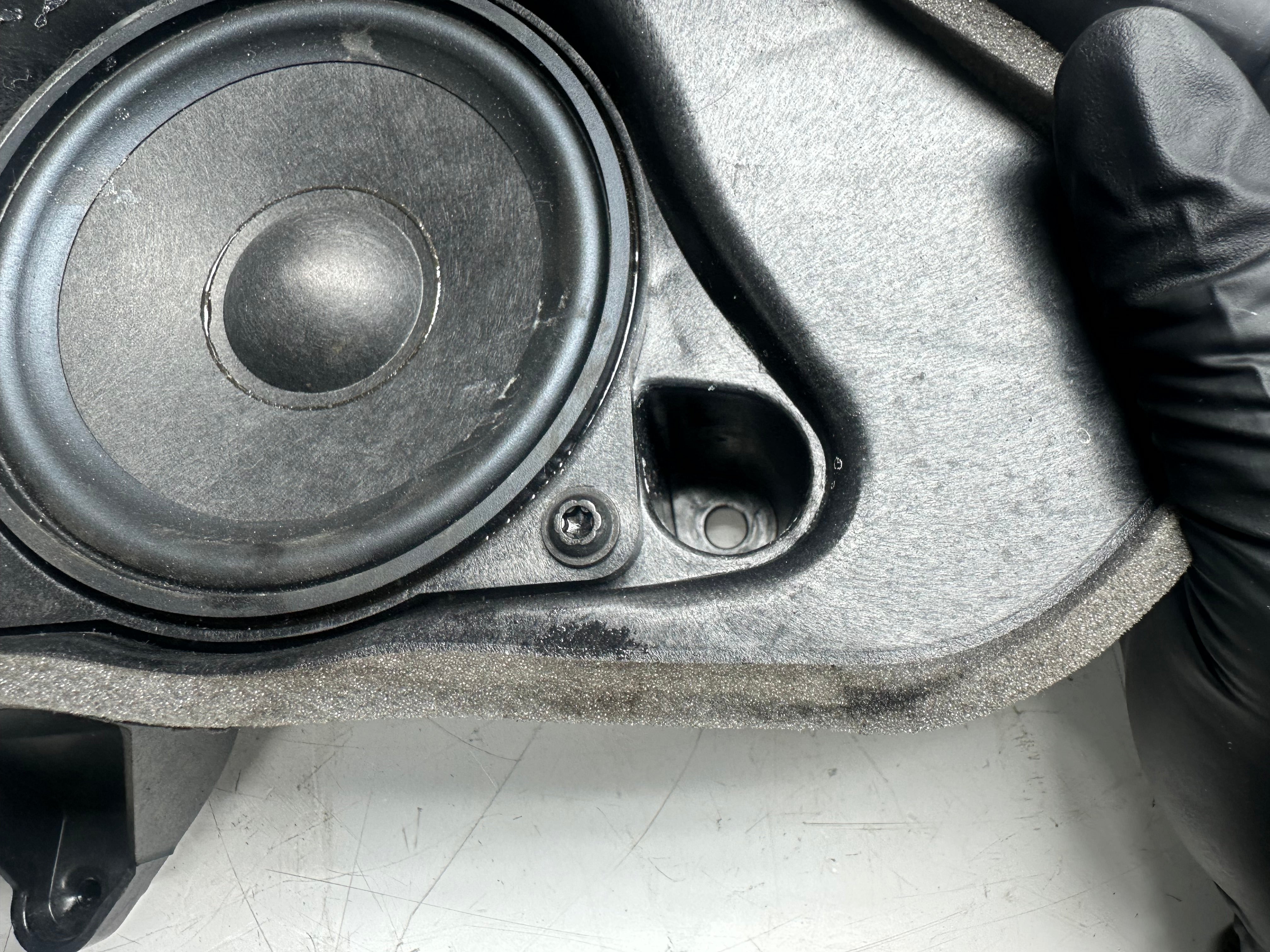 BMW X3 G01 F97 Rear Right Door Speaker (9837732-01)