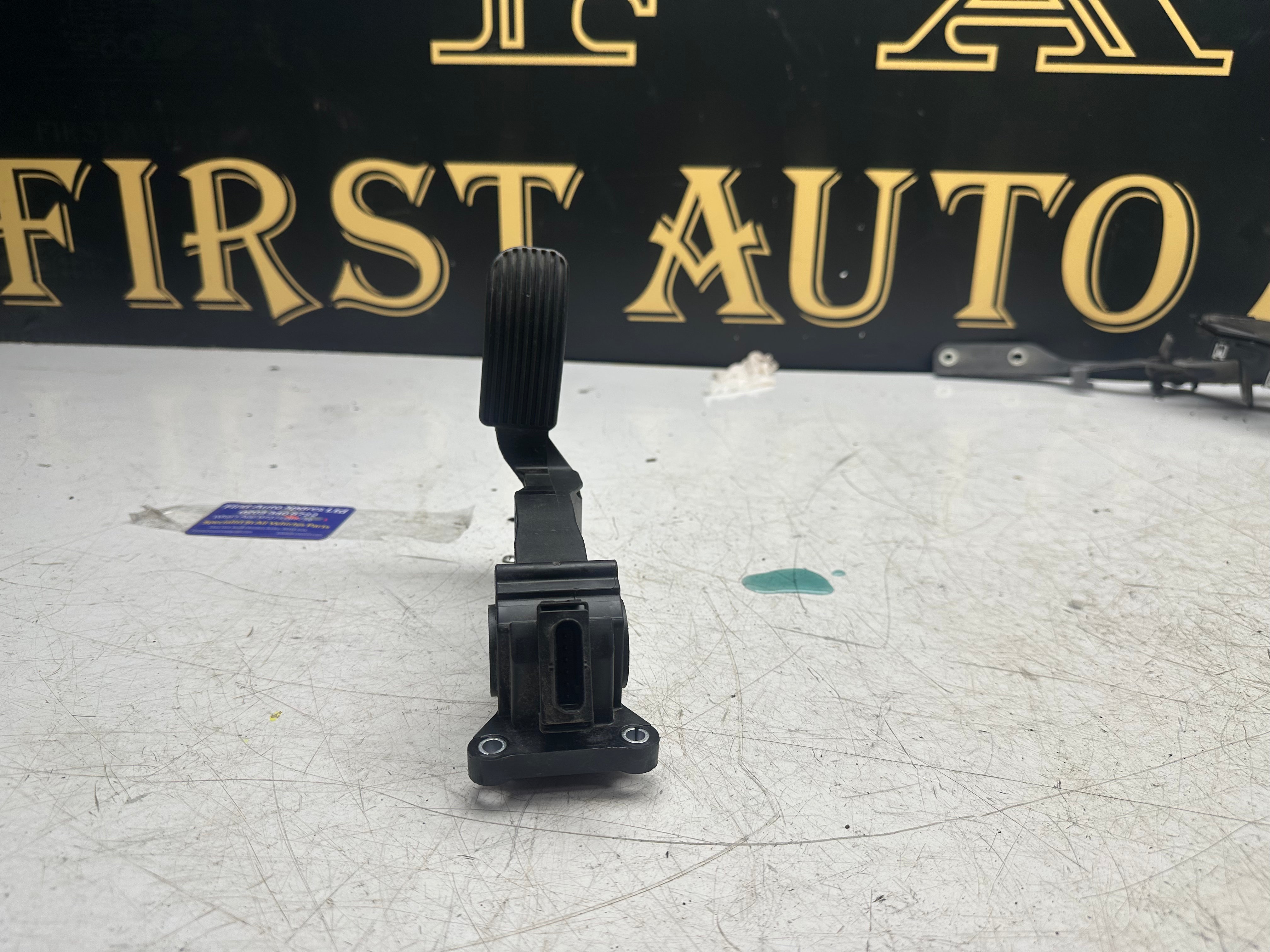 Mercedes-Benz Sprinter Throttle Accelerator Pedal (A9103010200)