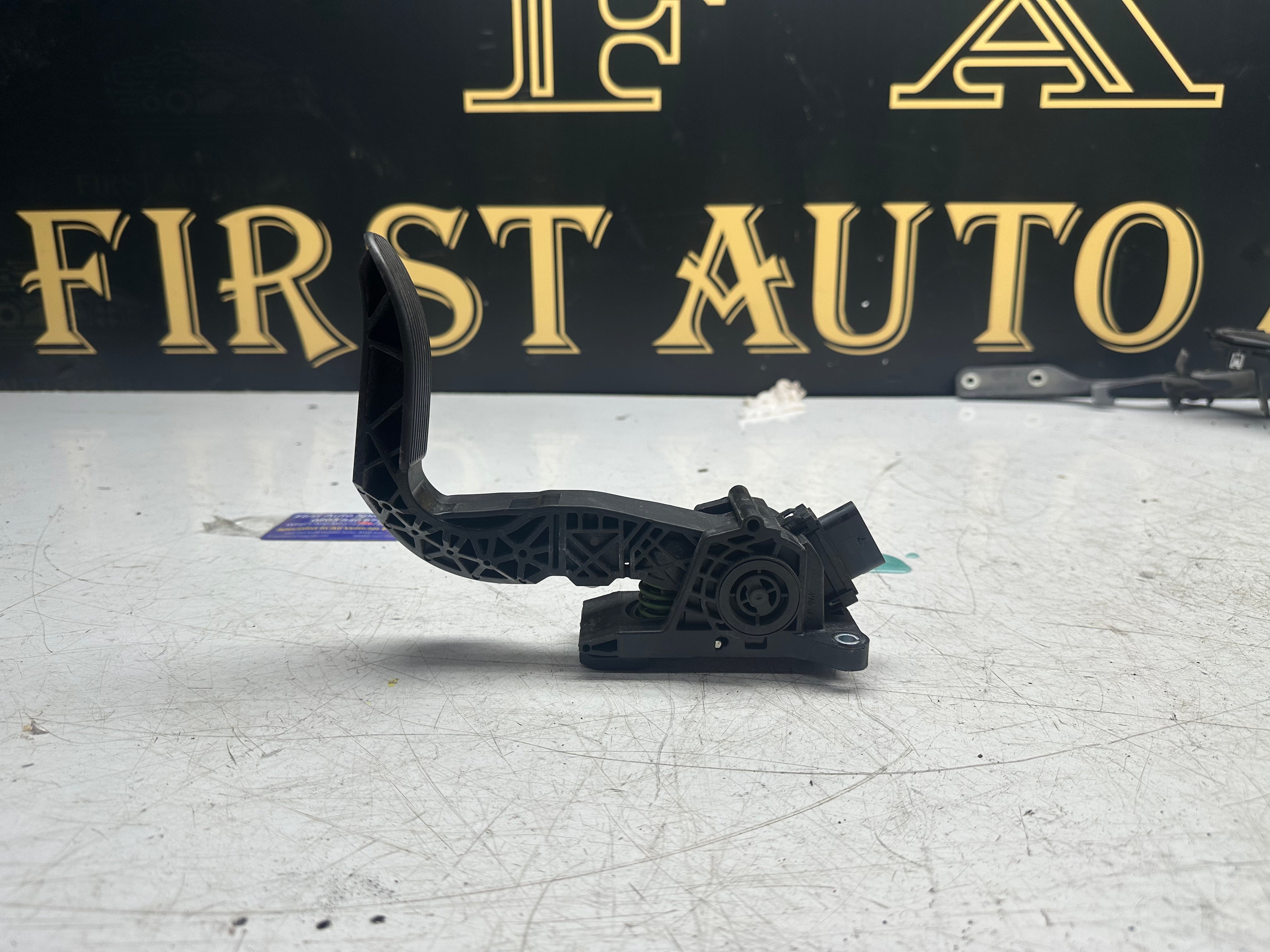 Mercedes-Benz Sprinter Throttle Accelerator Pedal (A9103010200)