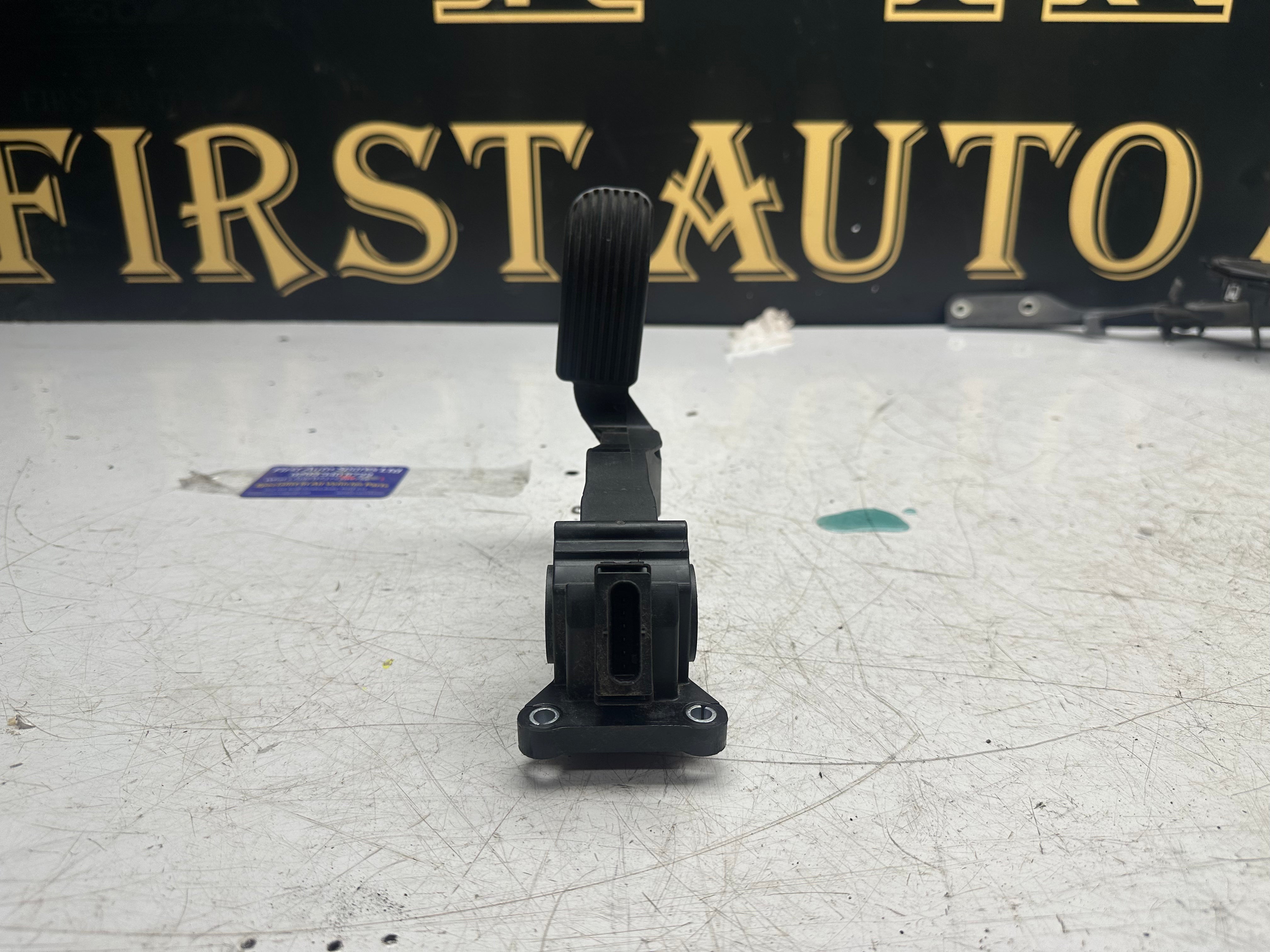 Mercedes-Benz Sprinter Throttle Accelerator Pedal (A9103010200)