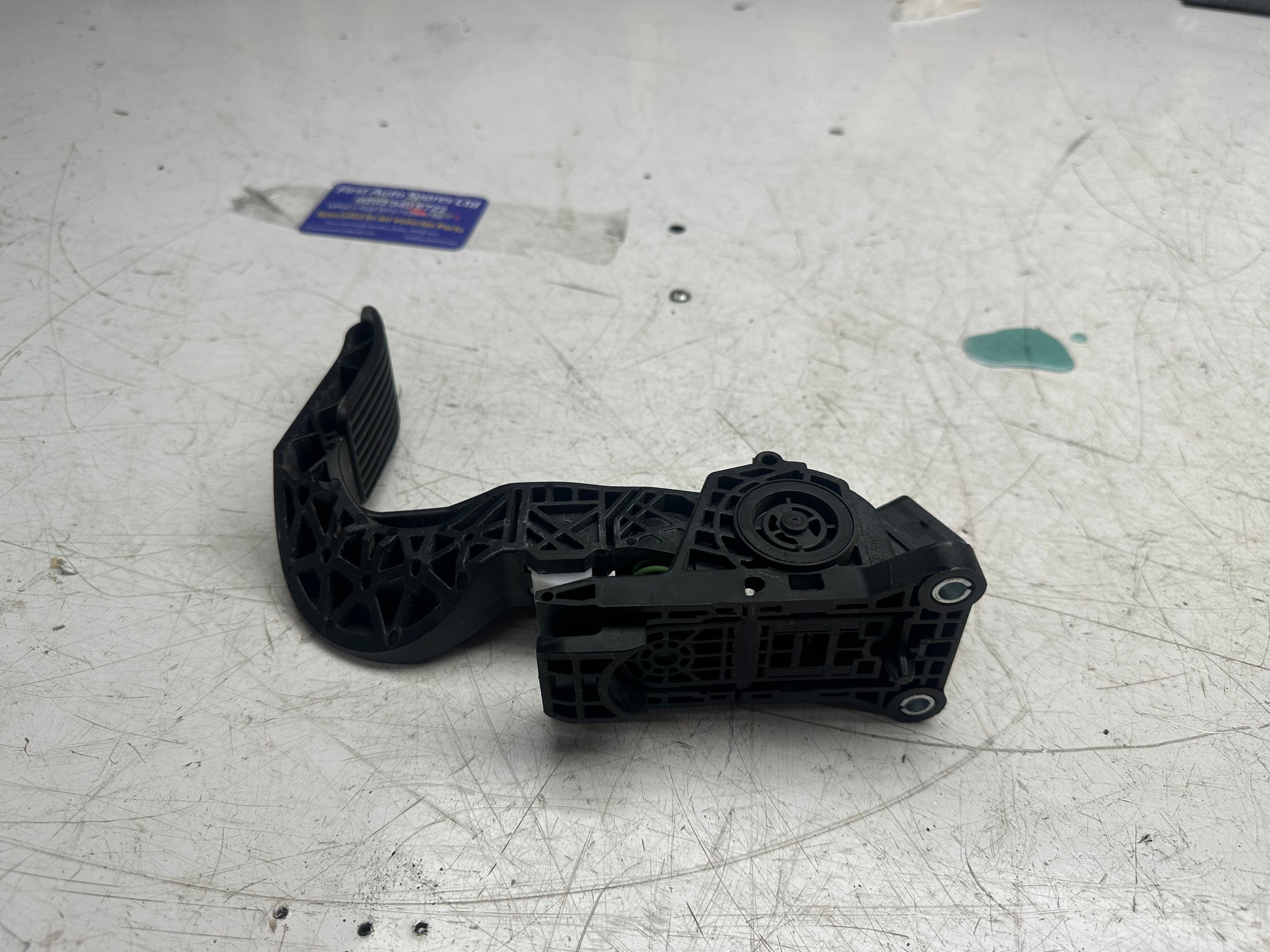 Mercedes-Benz Sprinter Throttle Accelerator Pedal (A9103010200)