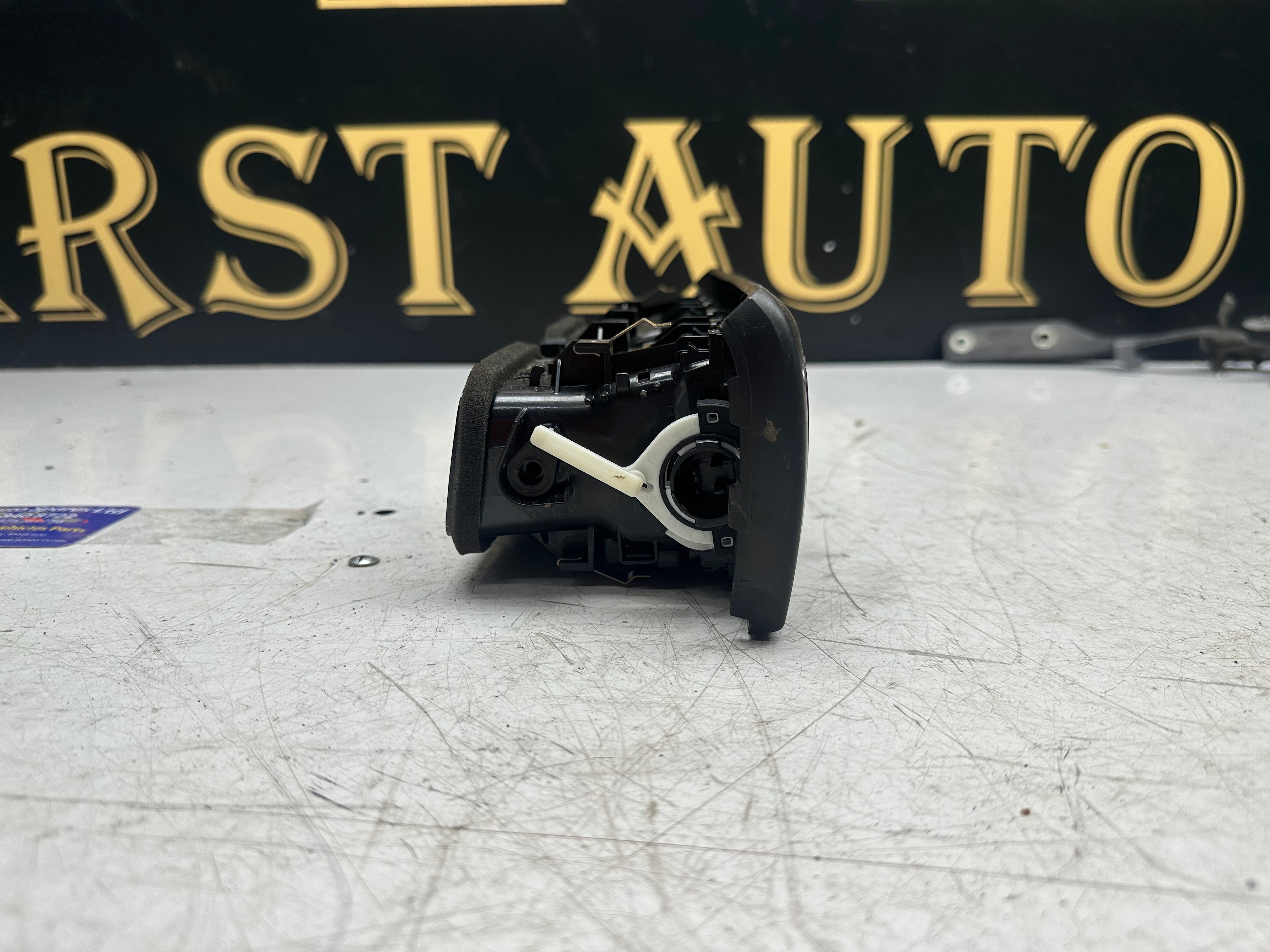 BMW 1 Series F20 Centre Dashboard 2015–2019 (931794402)