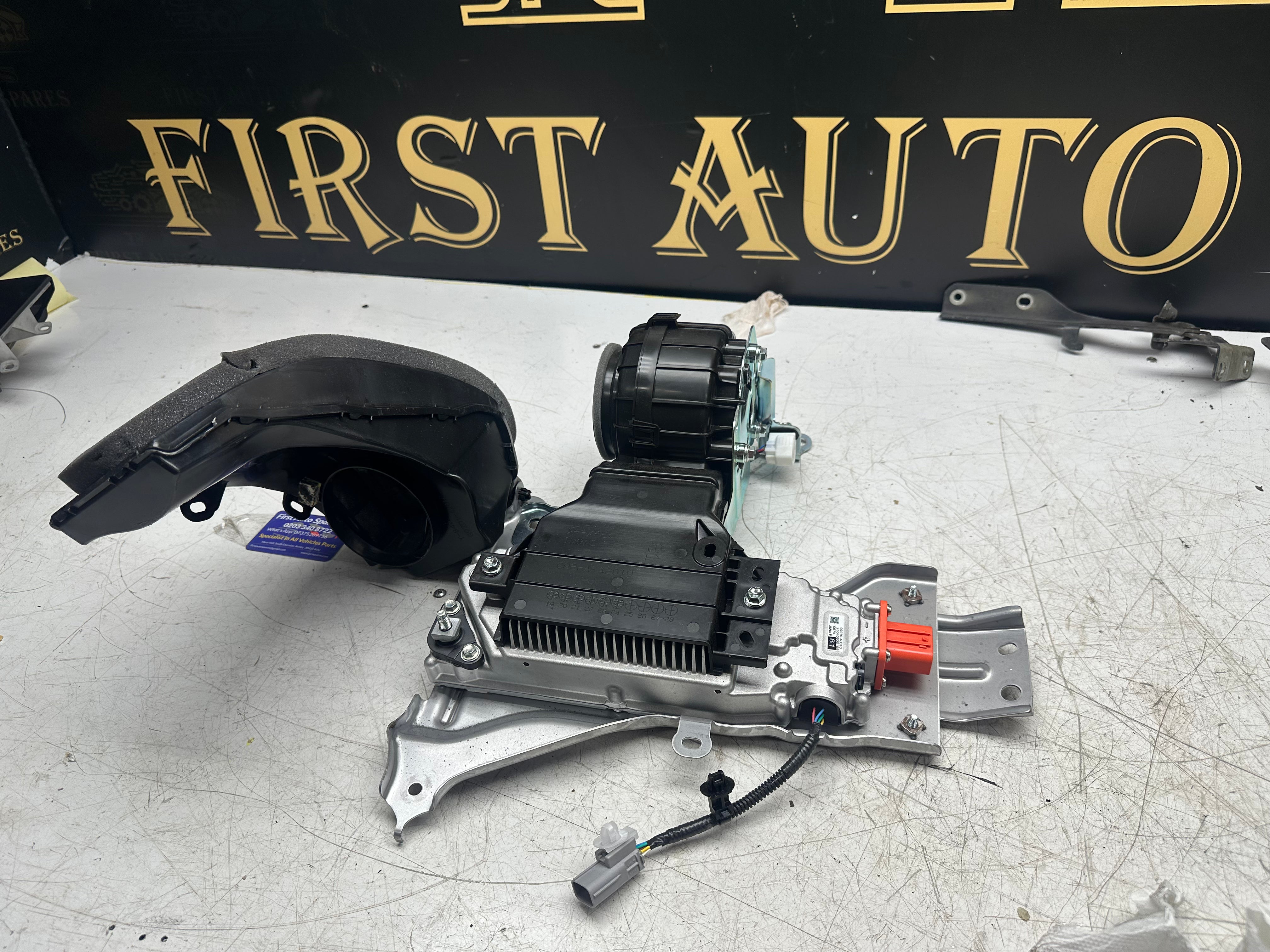 Toyota RAV4 XA50 Hybrid Voltage Converter Inverter (G927040010)
