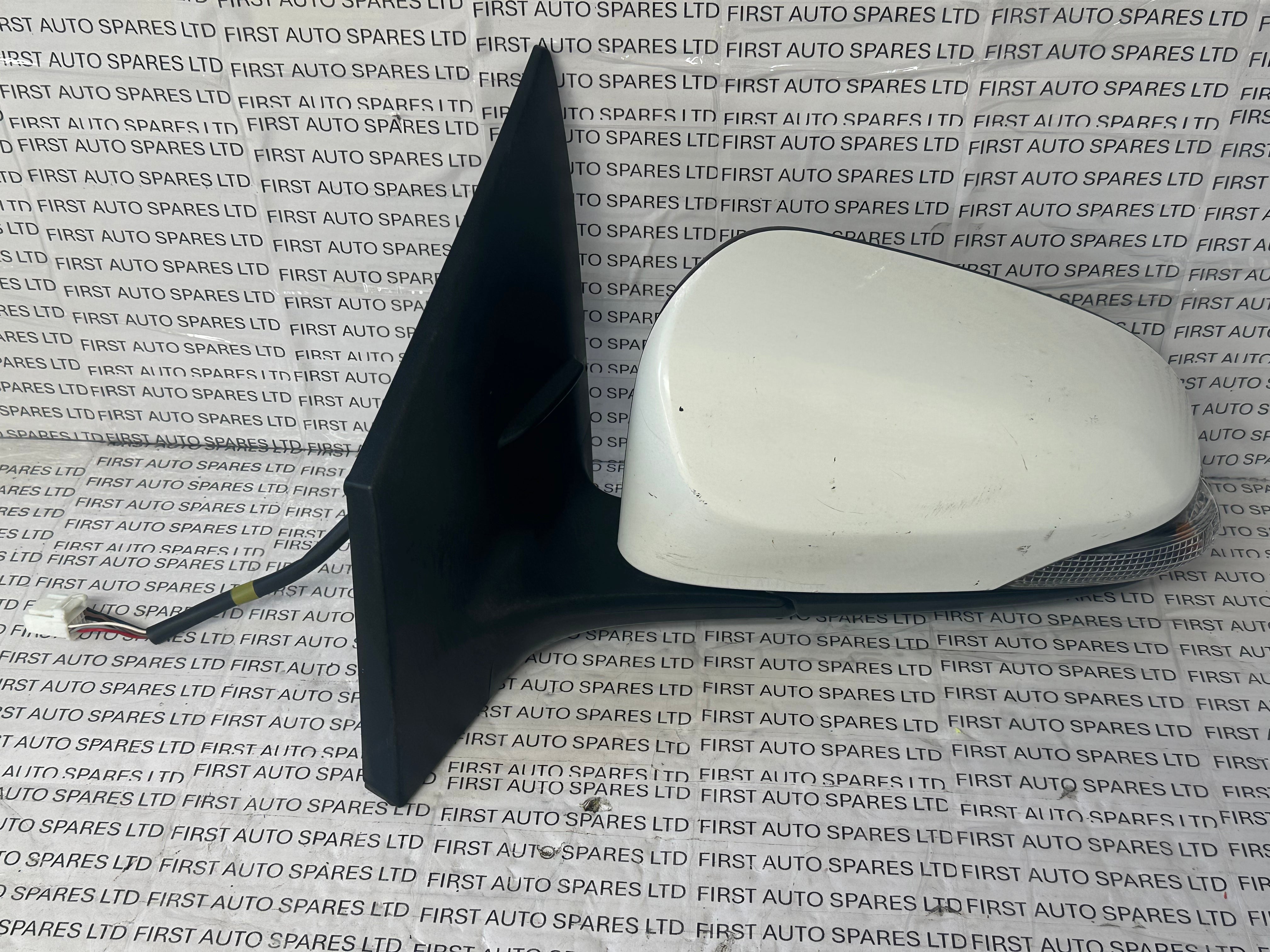 TOYOTA Auris 2017 Left Wing Mirror