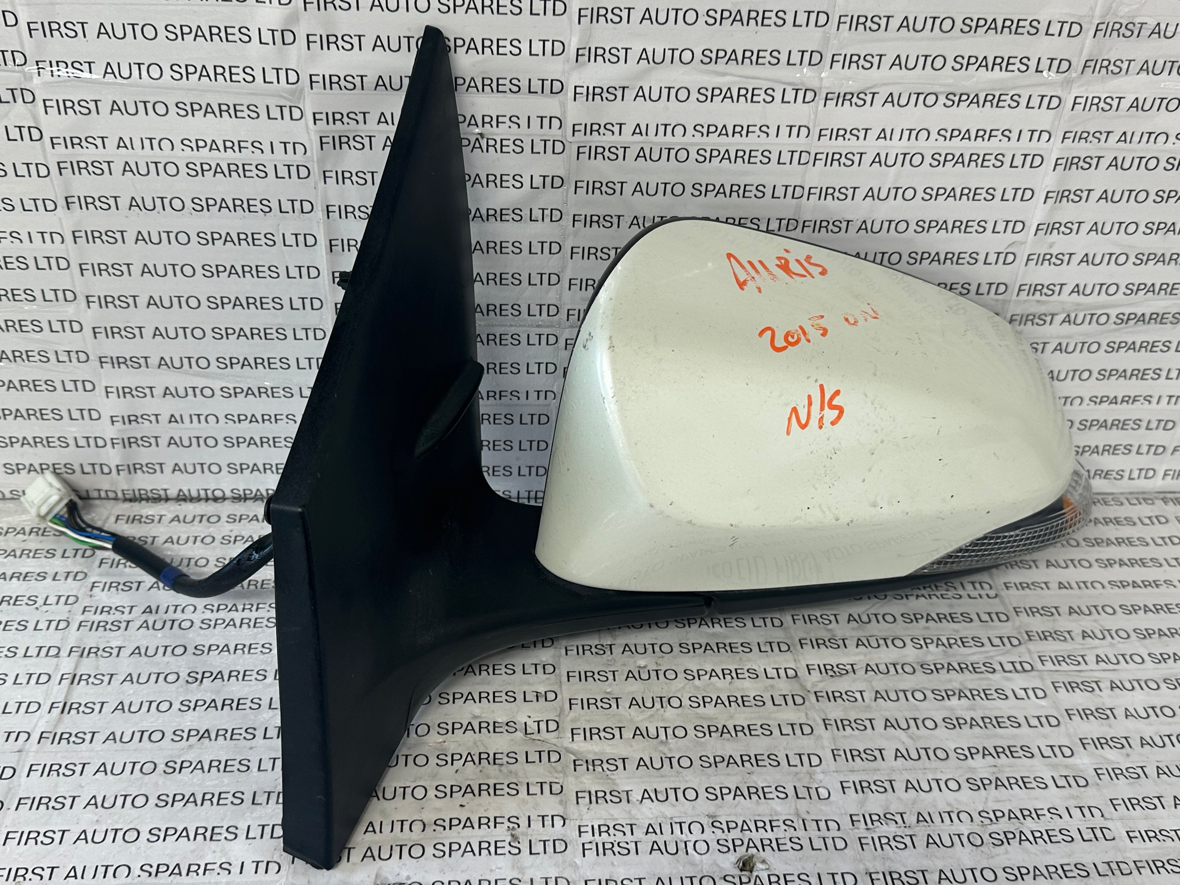 TOYOTA Auris 2015 Left Wing Mirror