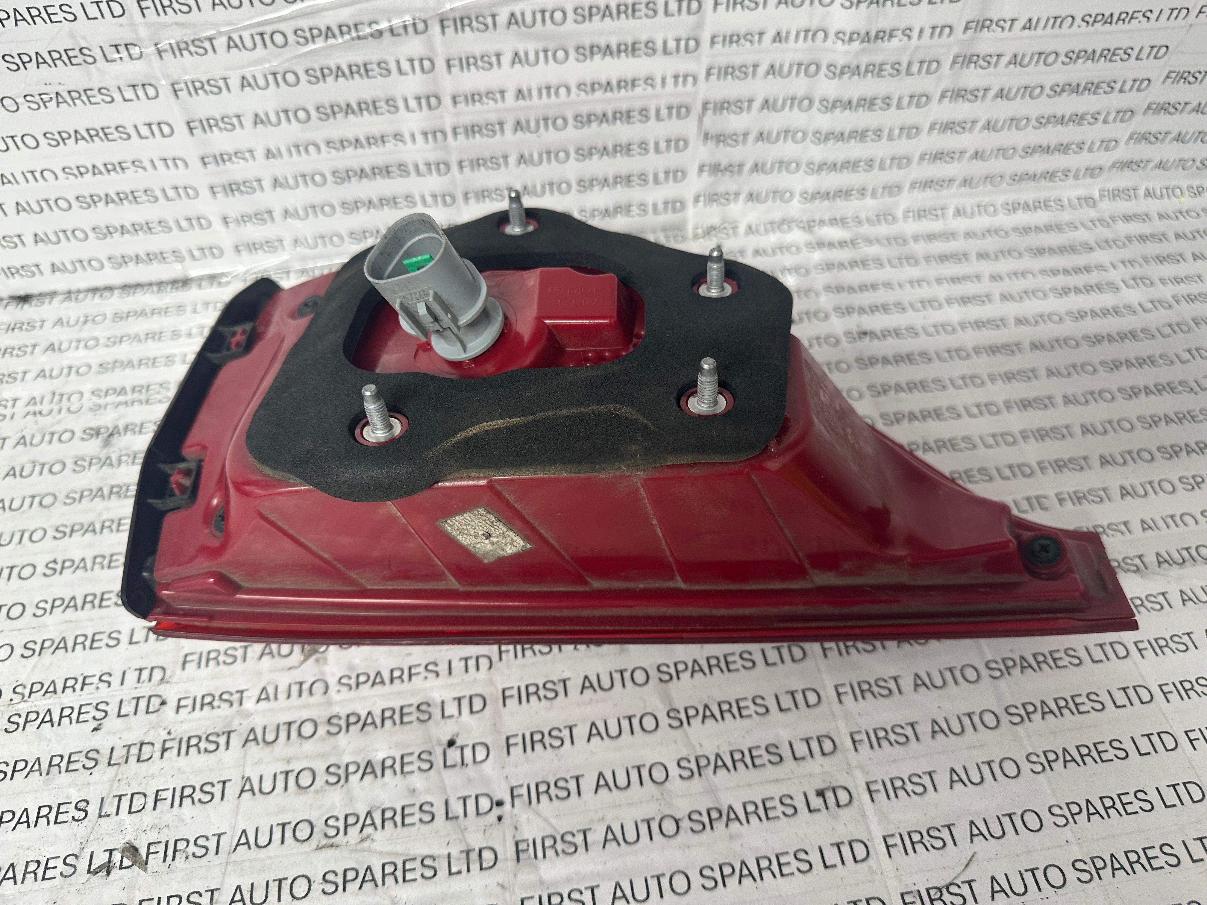 Kia Sportage Left Rear Light (2021)