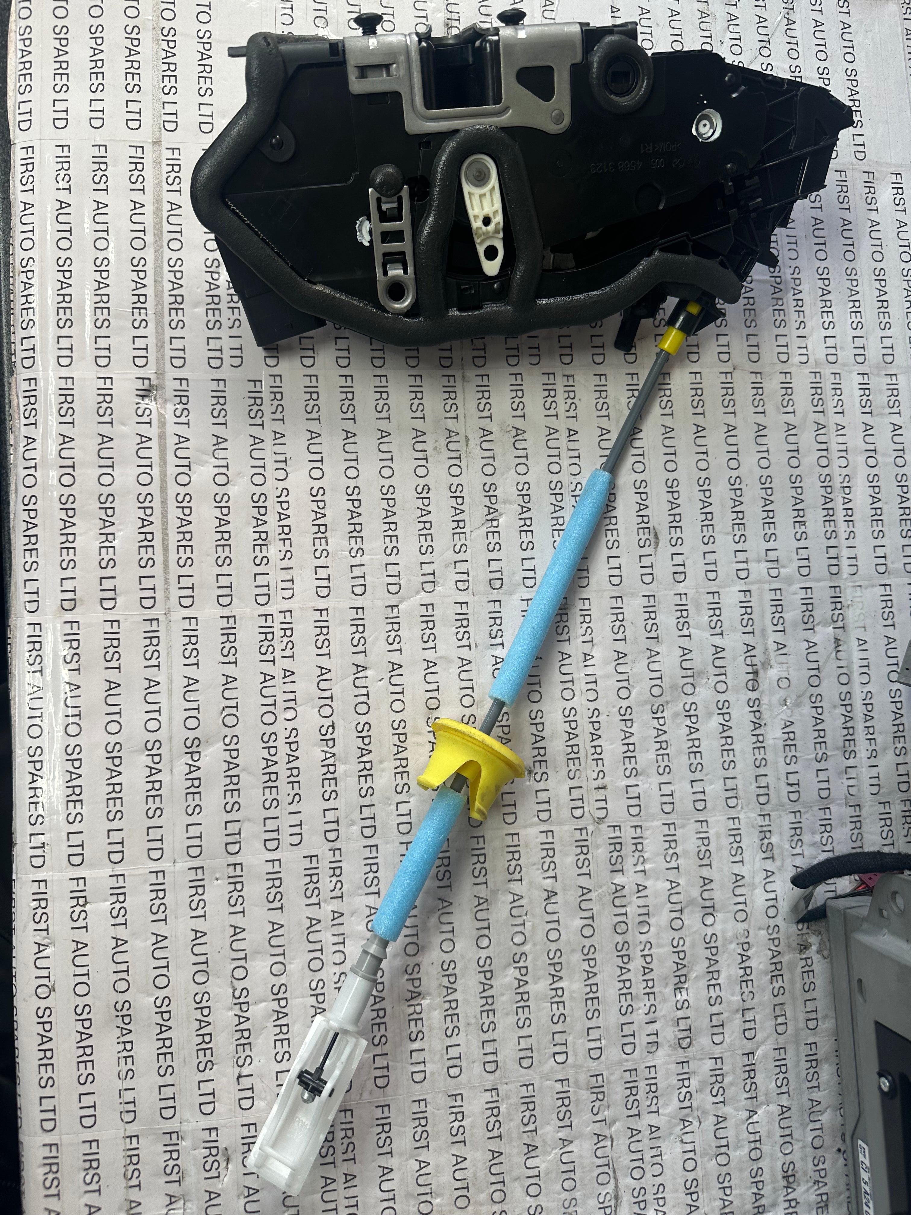 BMW G20 Right Rear Side Door Lock 7445054