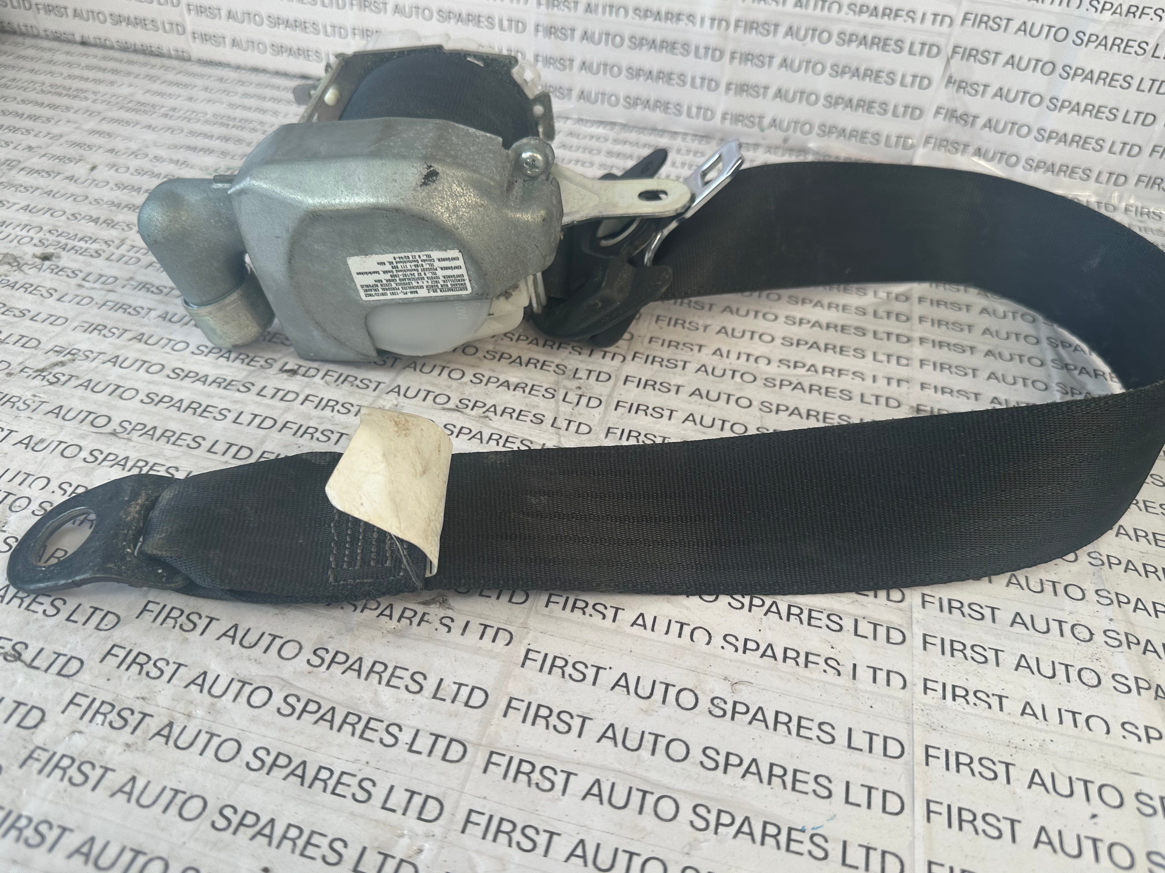 Toyota Aygo 2012 Front Right Seatbelt 7P1190-P