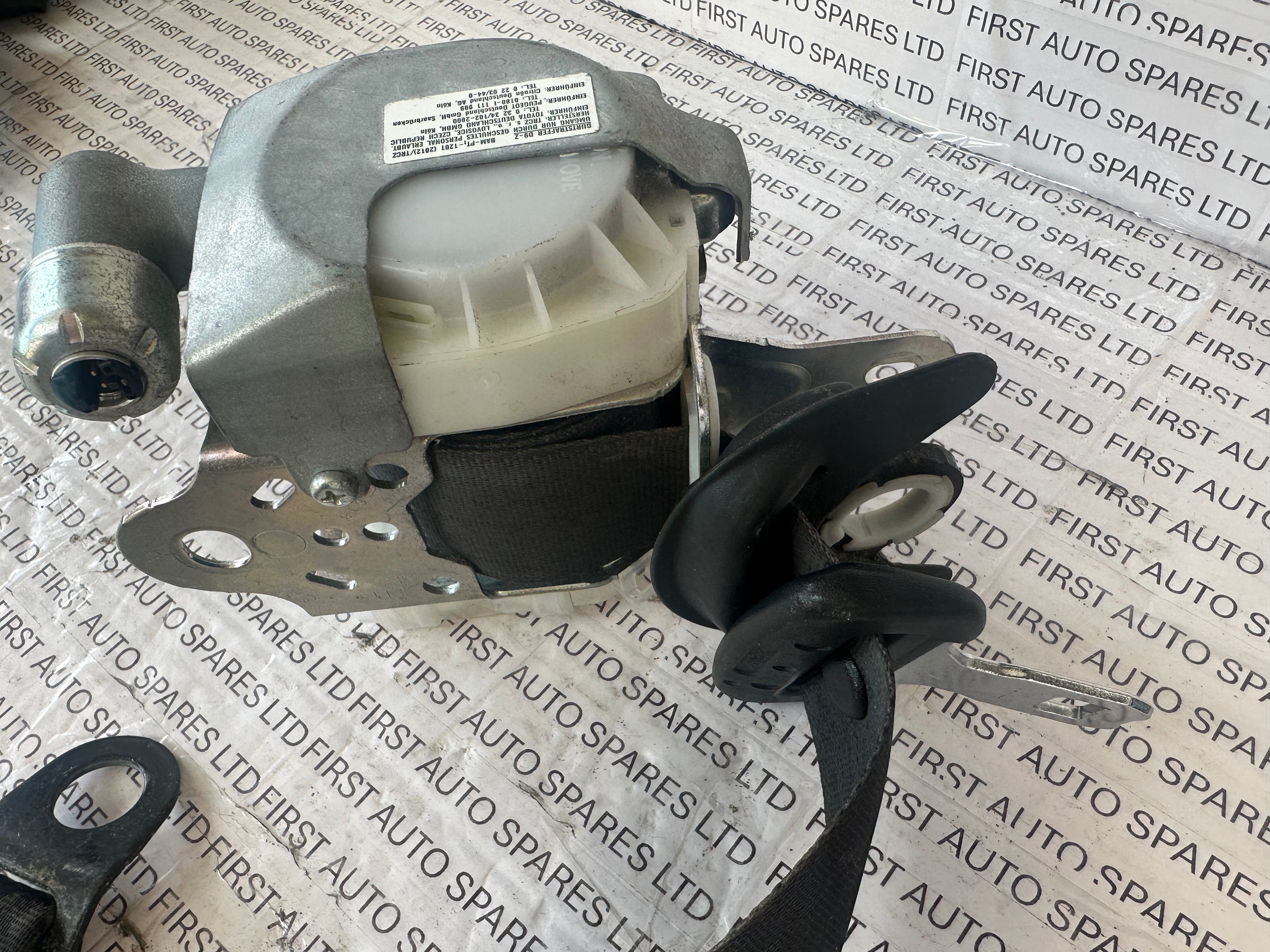 Toyota Aygo 2012 Front Right Seatbelt 7P1190-P