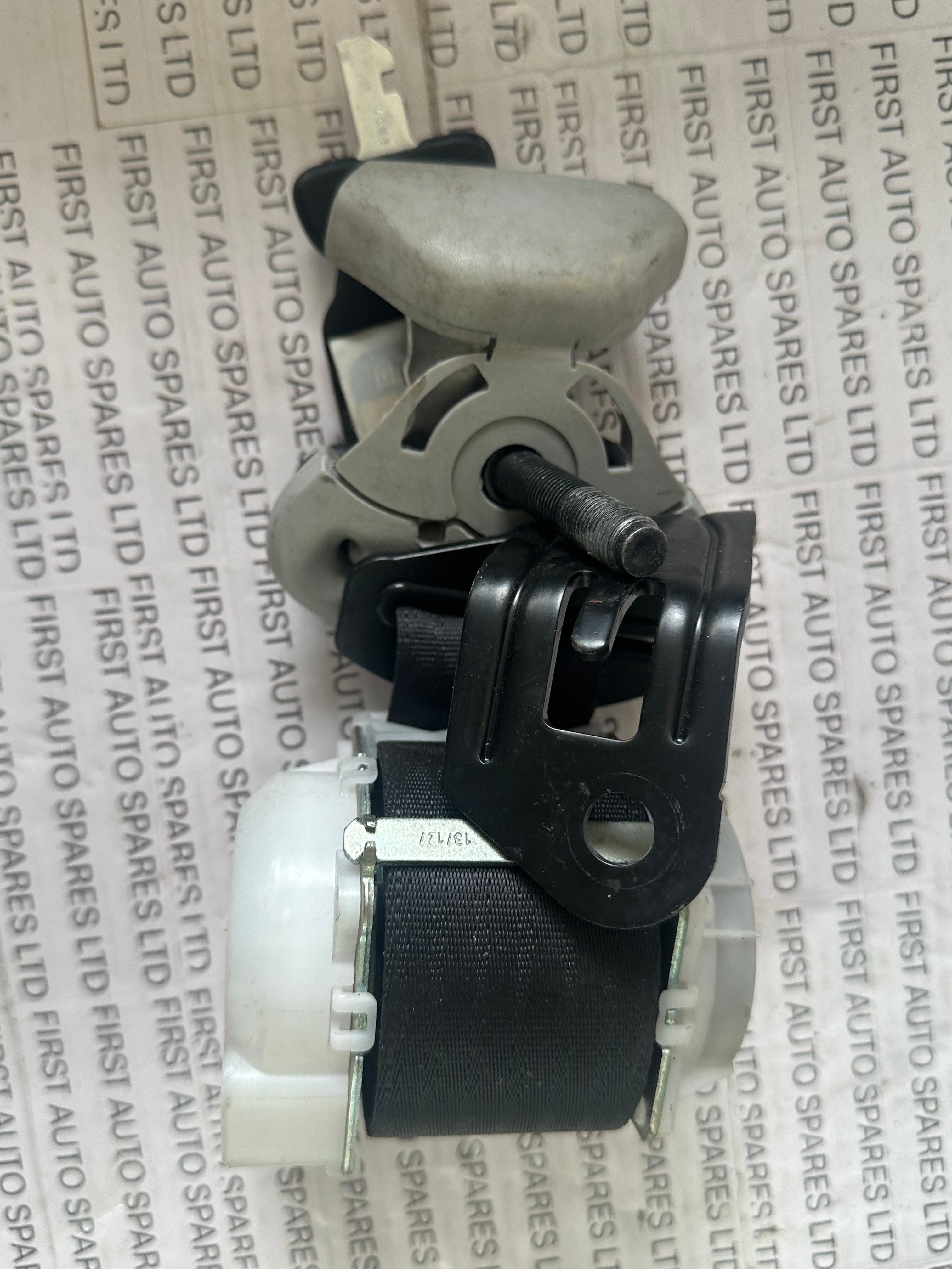 Toyota Yaris 2013 Left Rear Seat Belt