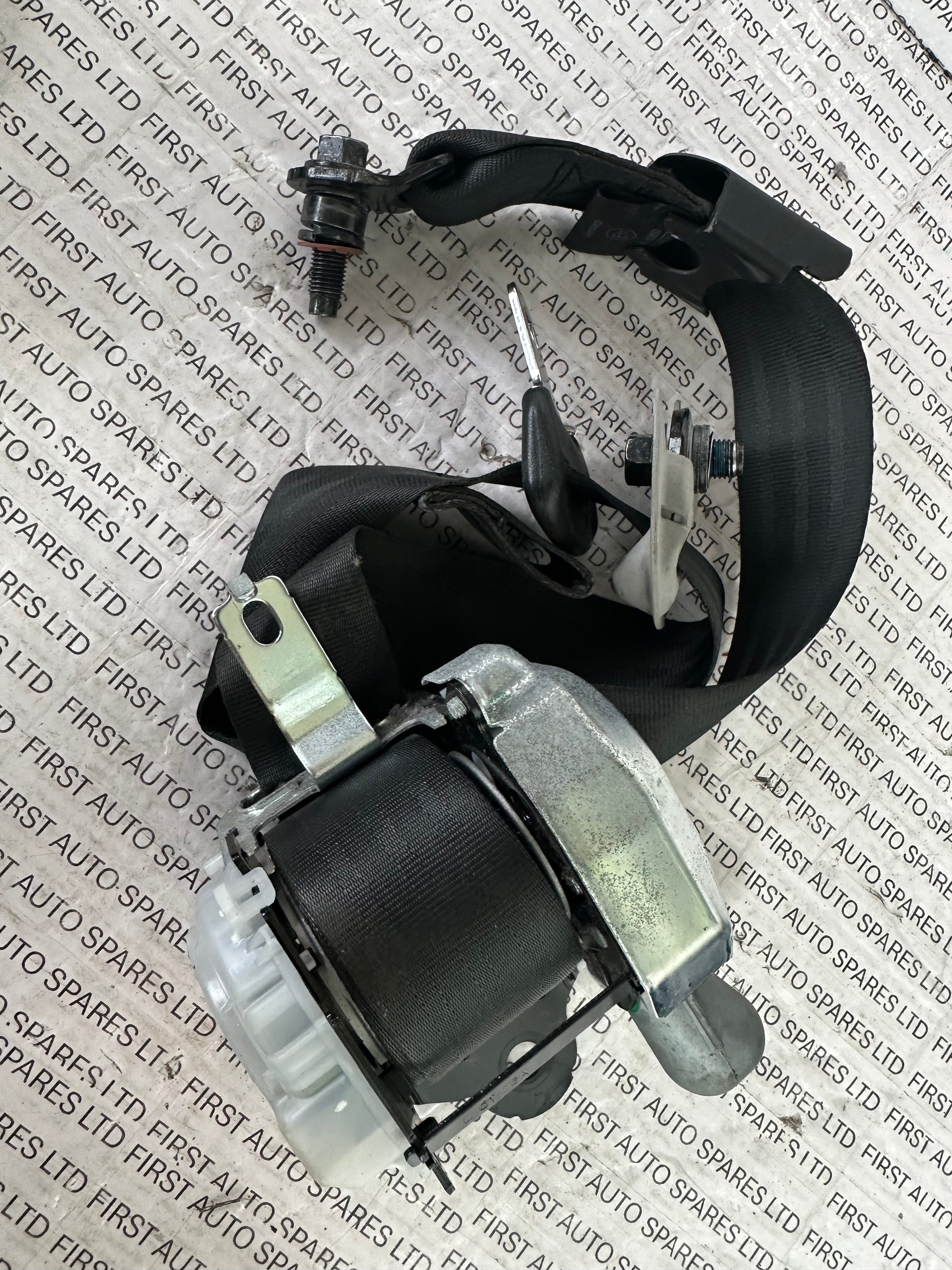 Hyundai i30 MK2 2012-2017 Front Left Seat Belt (88810A6100TX)