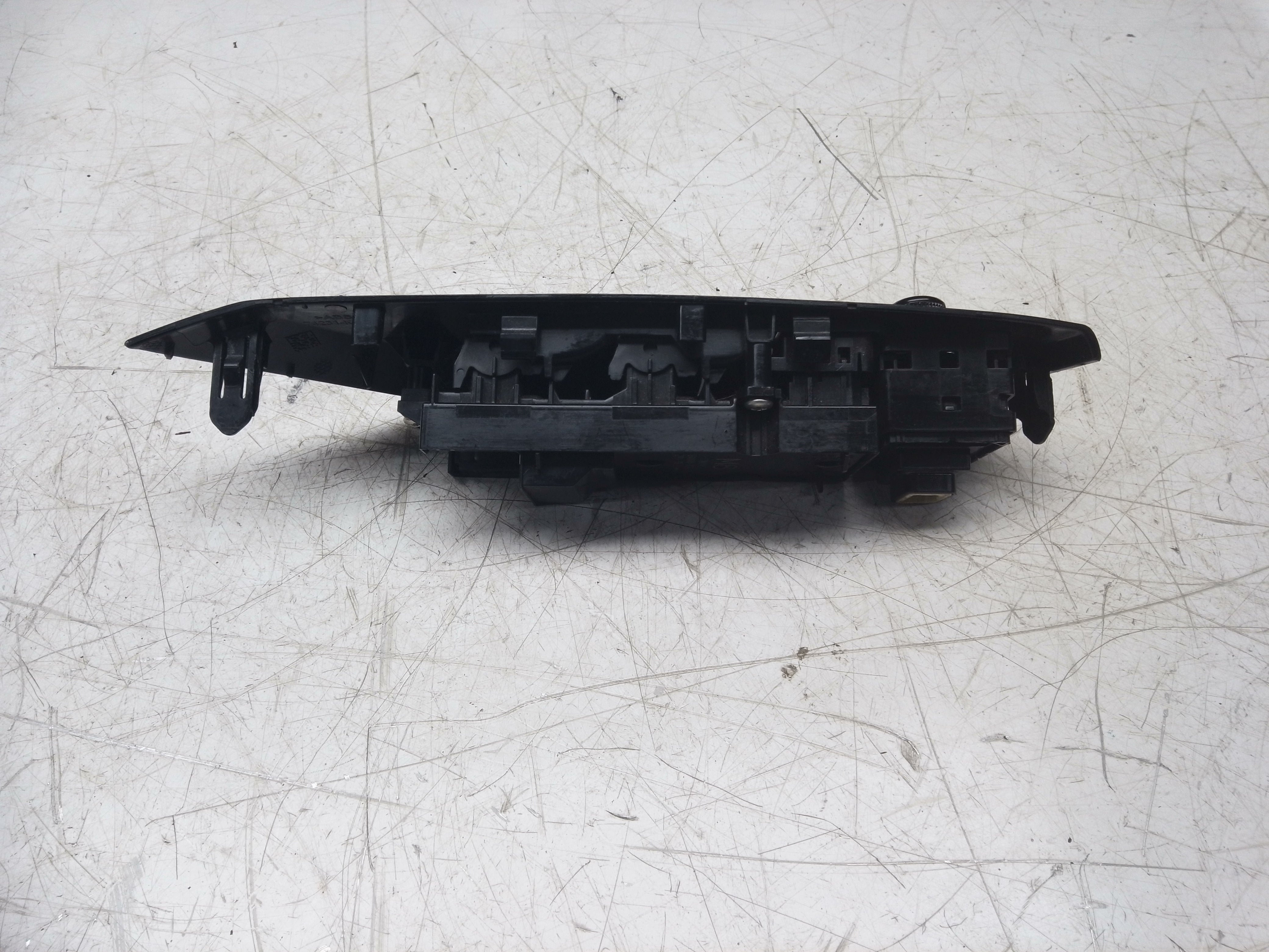 Toyota Yaris 2020–2024 Driver’s 4-Way Window Switch (84040-0D030)