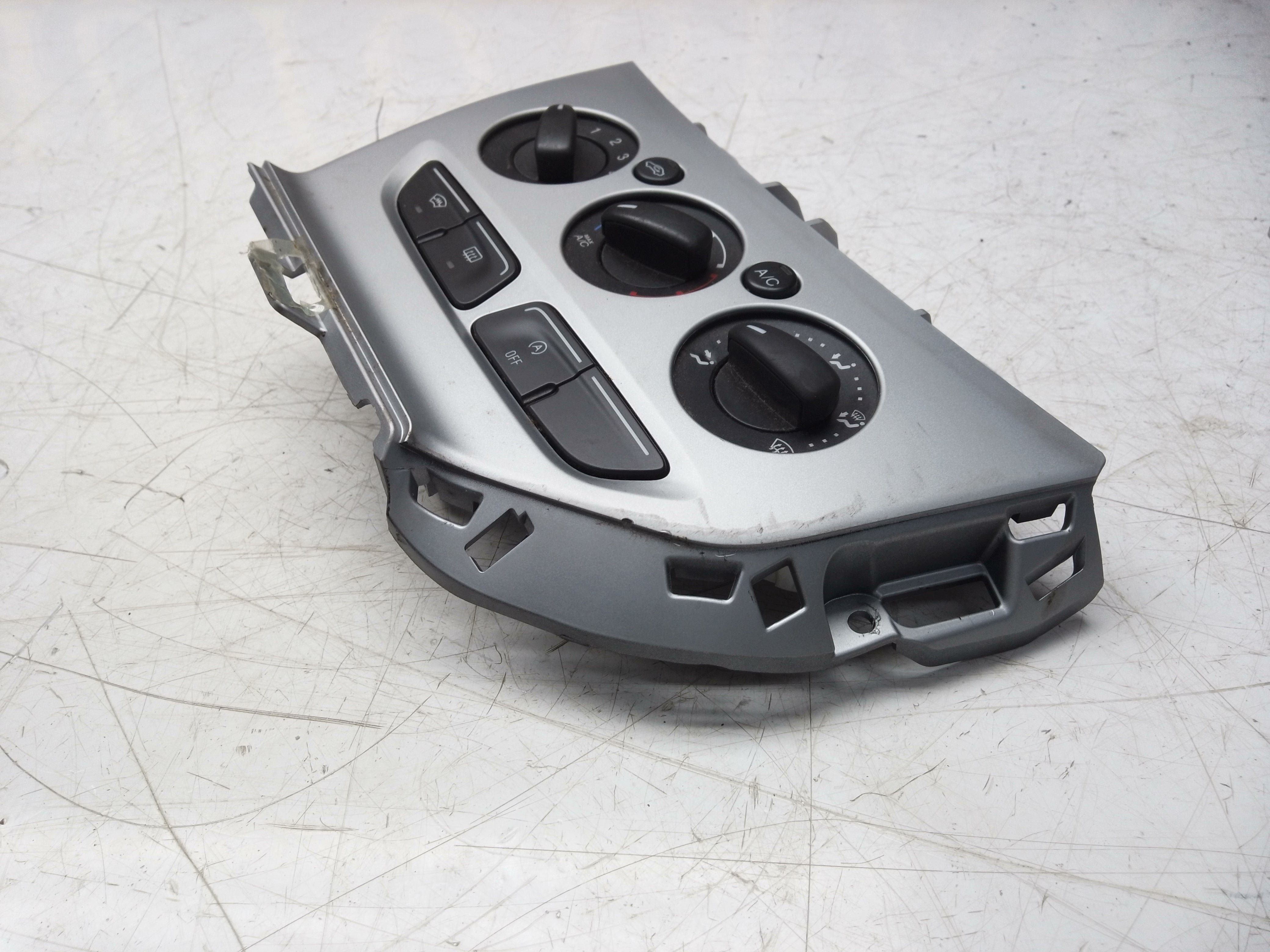 Ford Focus Control Panel Switch Fascia With Stop/Start (2011–2015) (BM51-18522) (BK2T-19980)