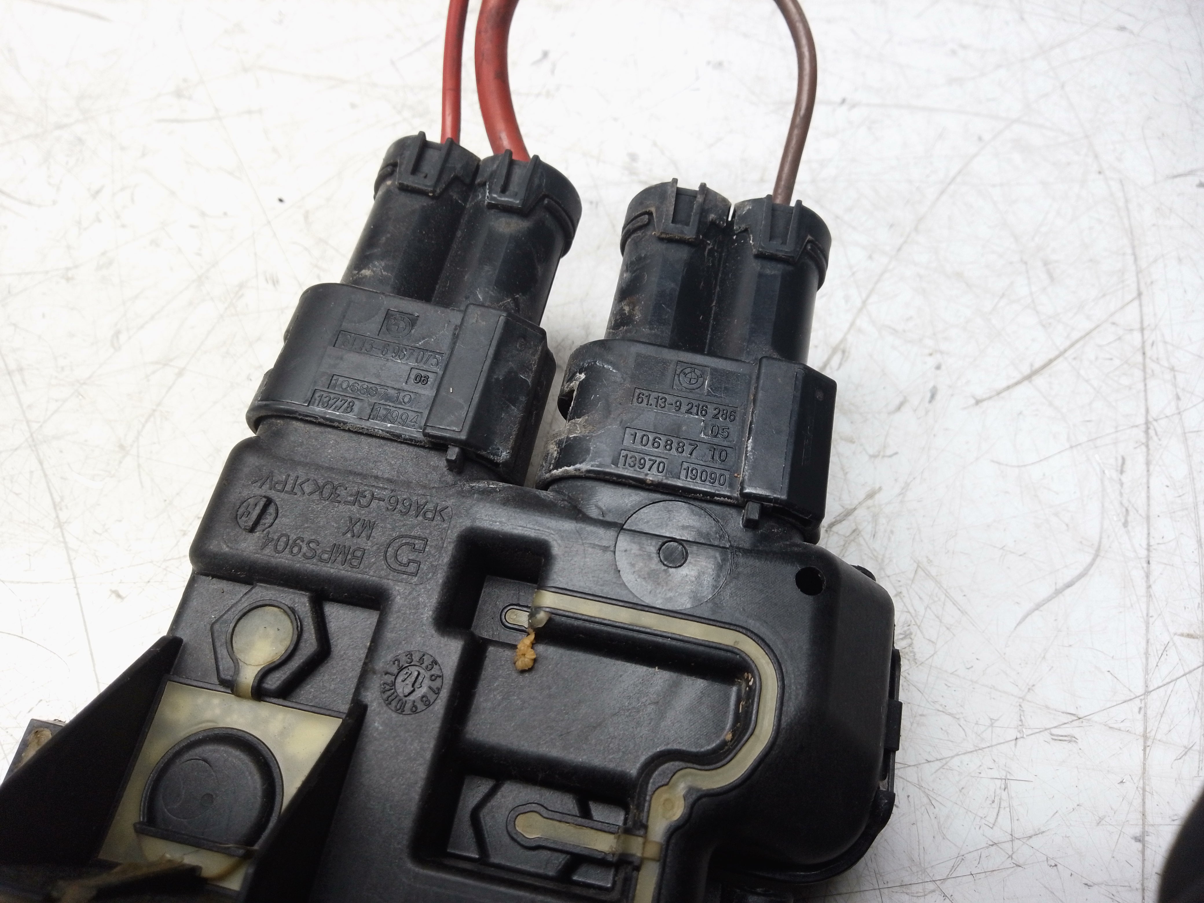 BMW X5 F15 14-18 Battery Terminal Distribution Block (928550505)