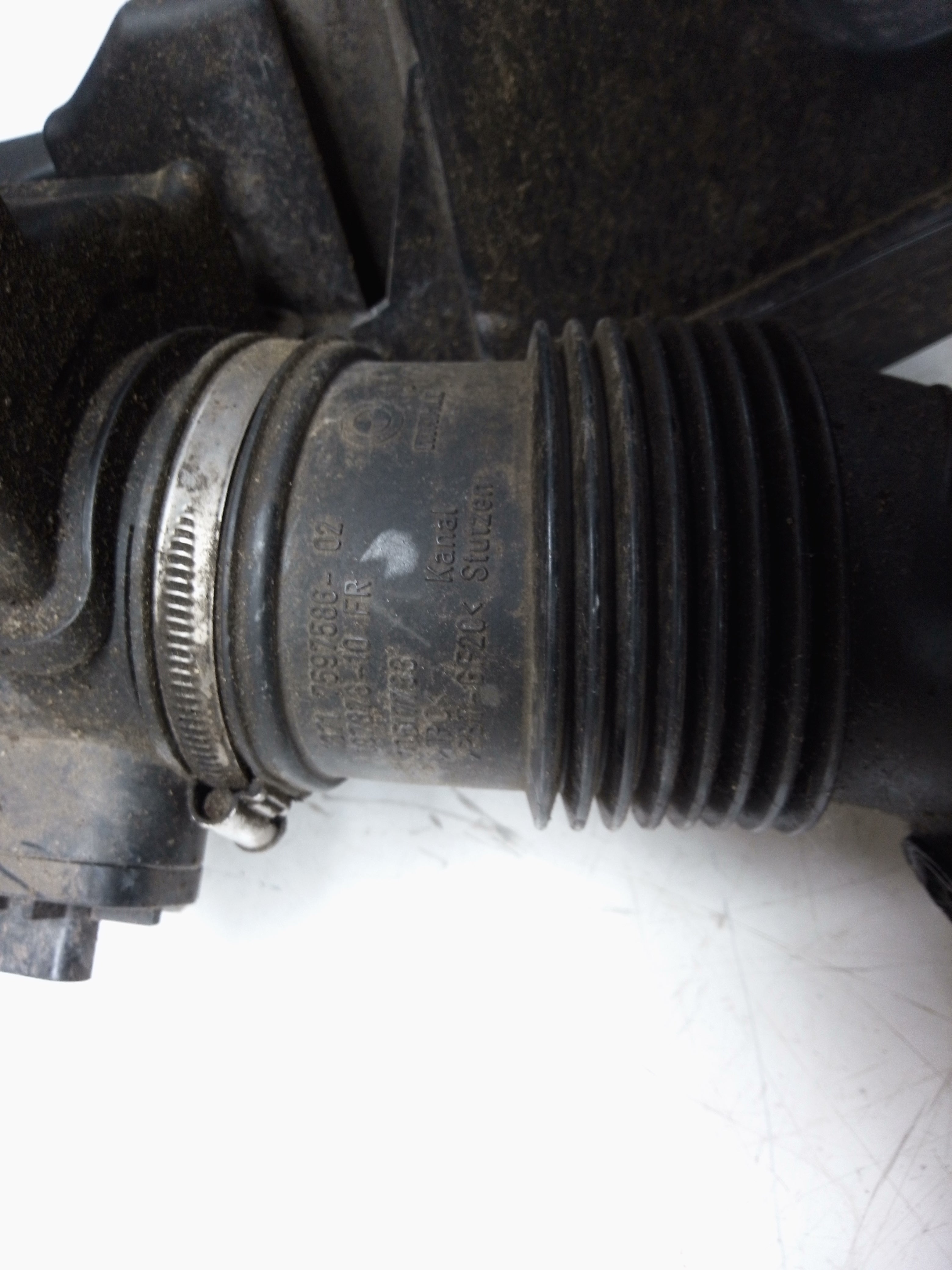 BMW 1 & 3 Series 116i F20 F21 F30 1.6 Petrol Air Filter Box Housing (7597582)