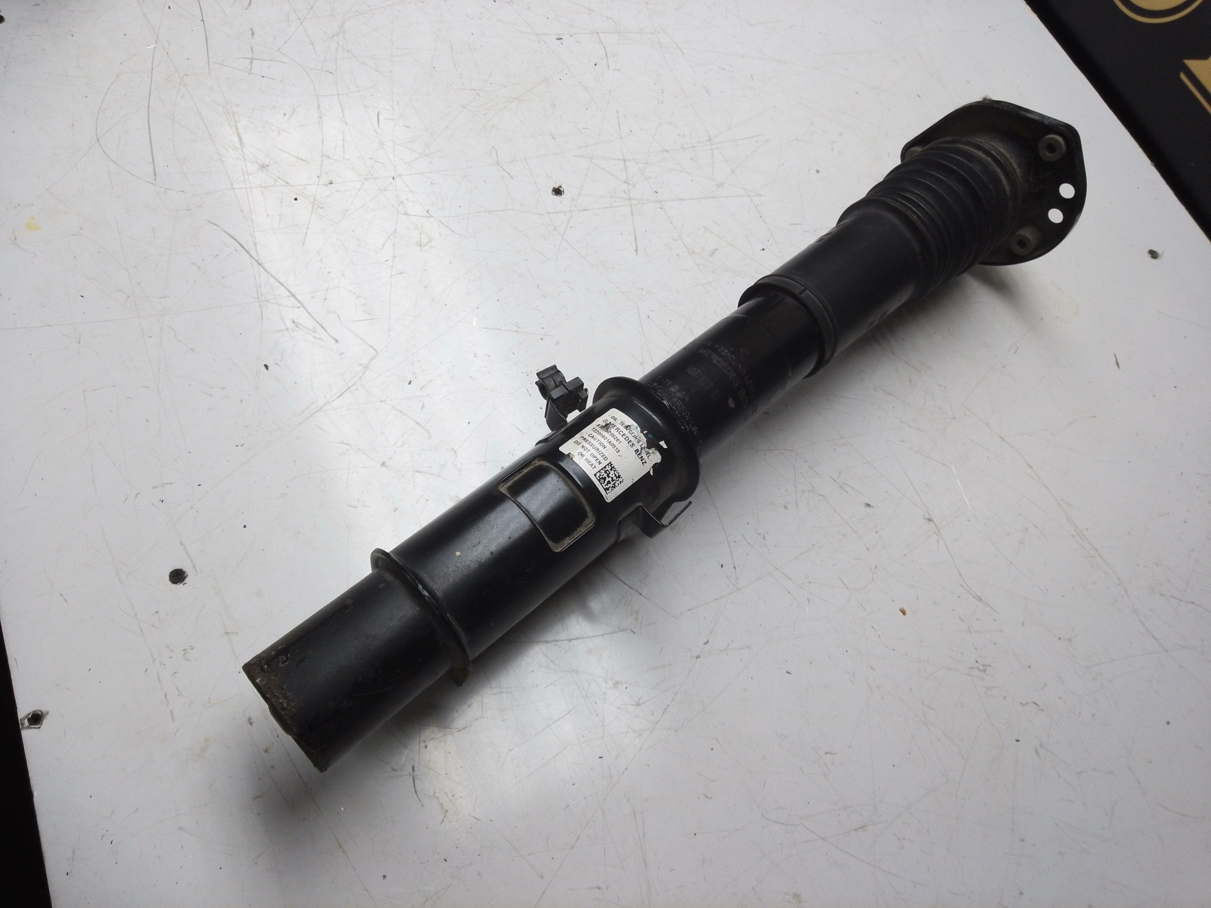 Mercedes Sprinter Front Shock Absorber Suspension (A9073205201)