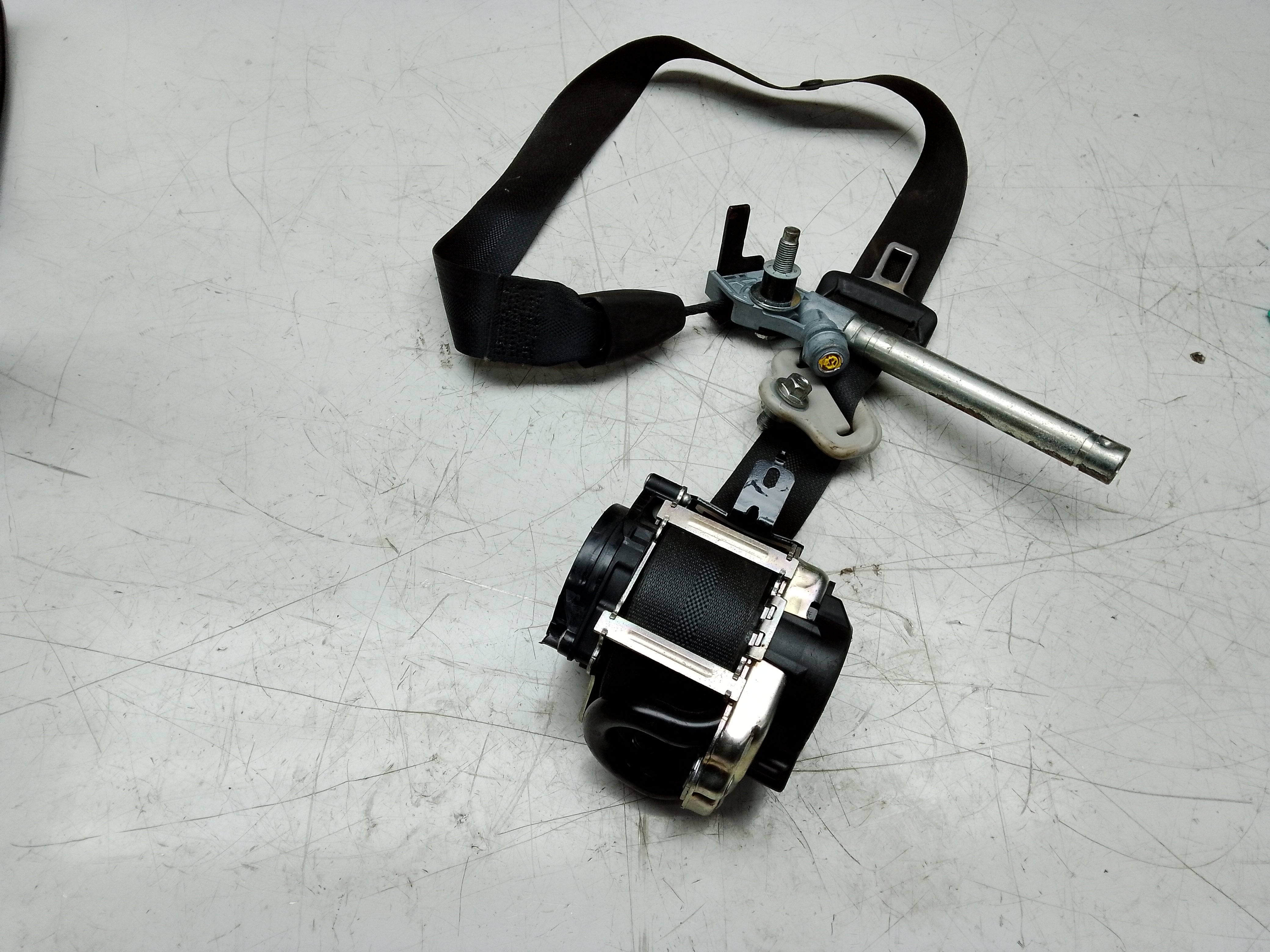 Jaguar F-Pace X761 2016–20 Front Right Driver Side Seatbelt with Pretensioner (G622736100C)