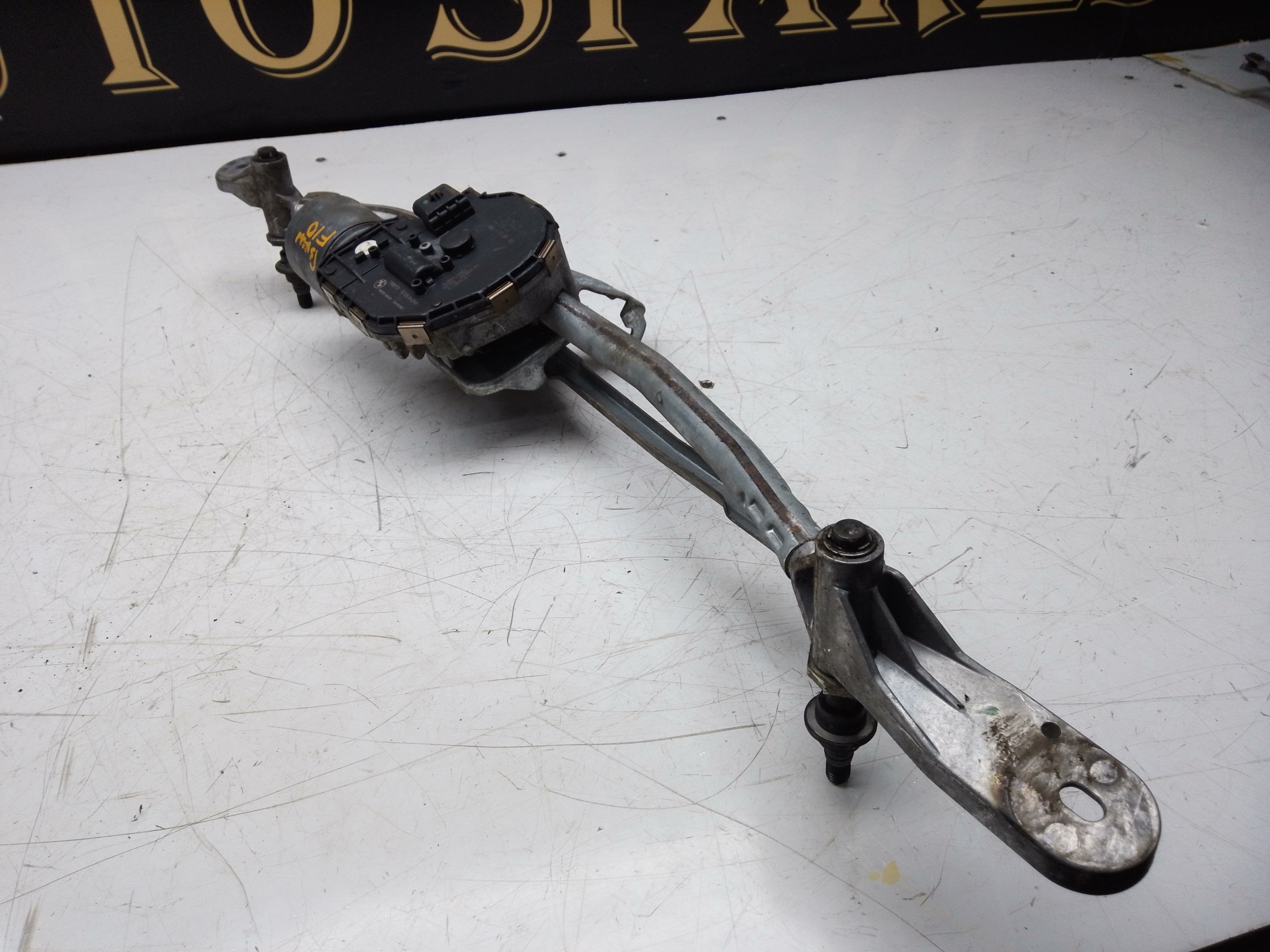 BMW 5 Series F10 F11 2009–2017 Front Wiper Motor & Linkage (7308772)