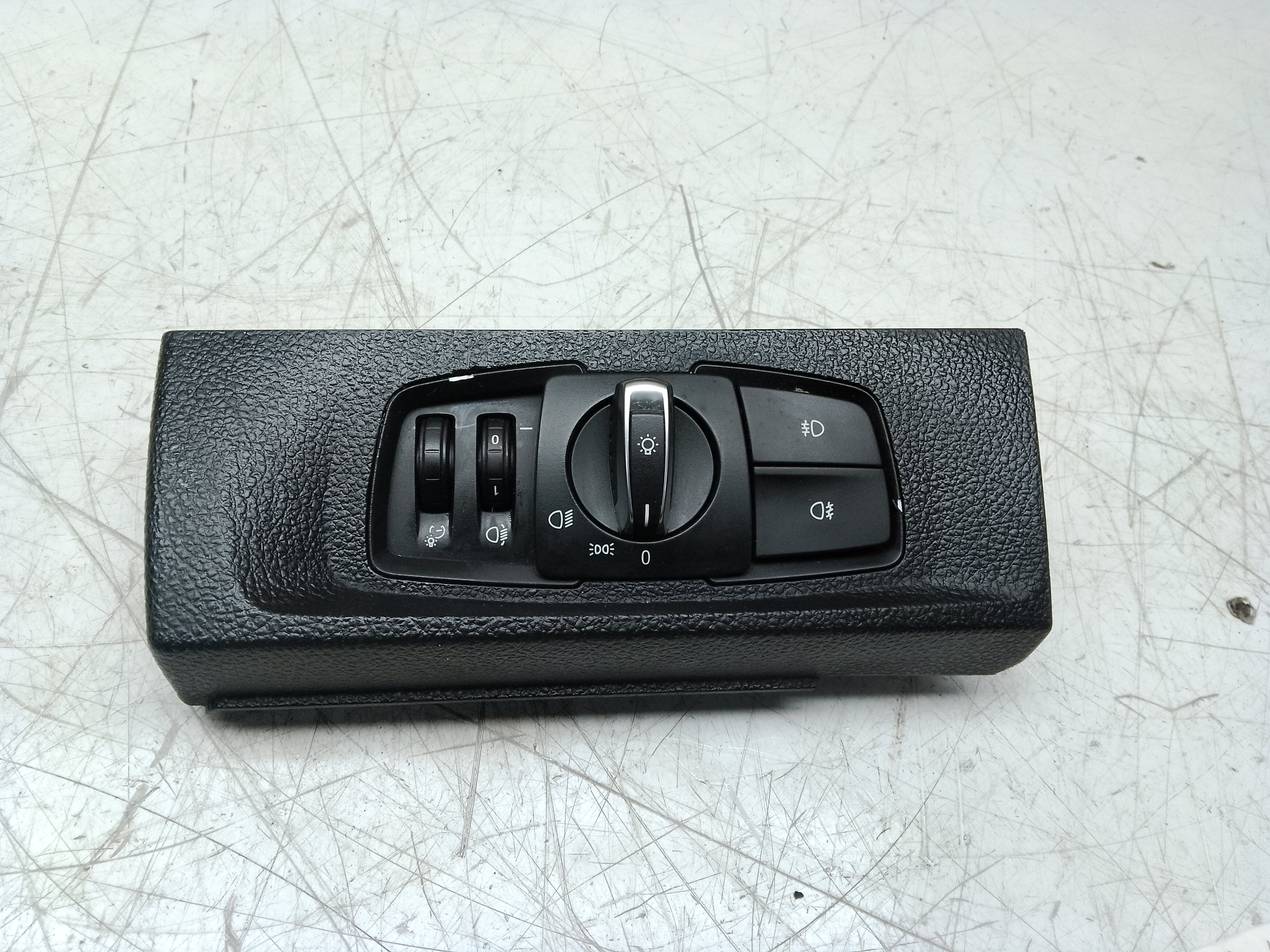 BMW 1 Series F20 F21 Headlight Control Switch & Trim (9211306)