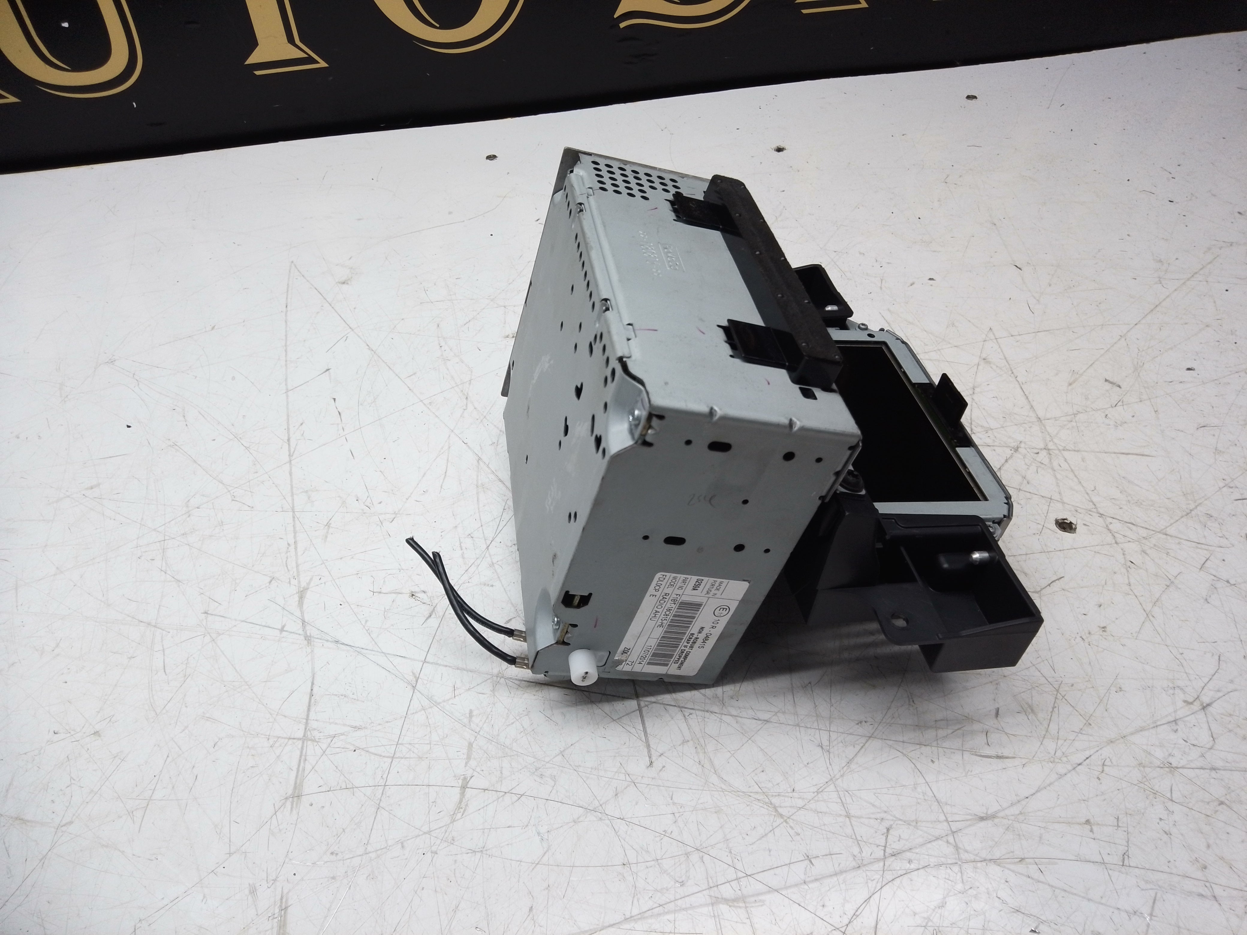 Ford Focus Radio  Car Radio Stereo CD (F1BT-18C815-HE)