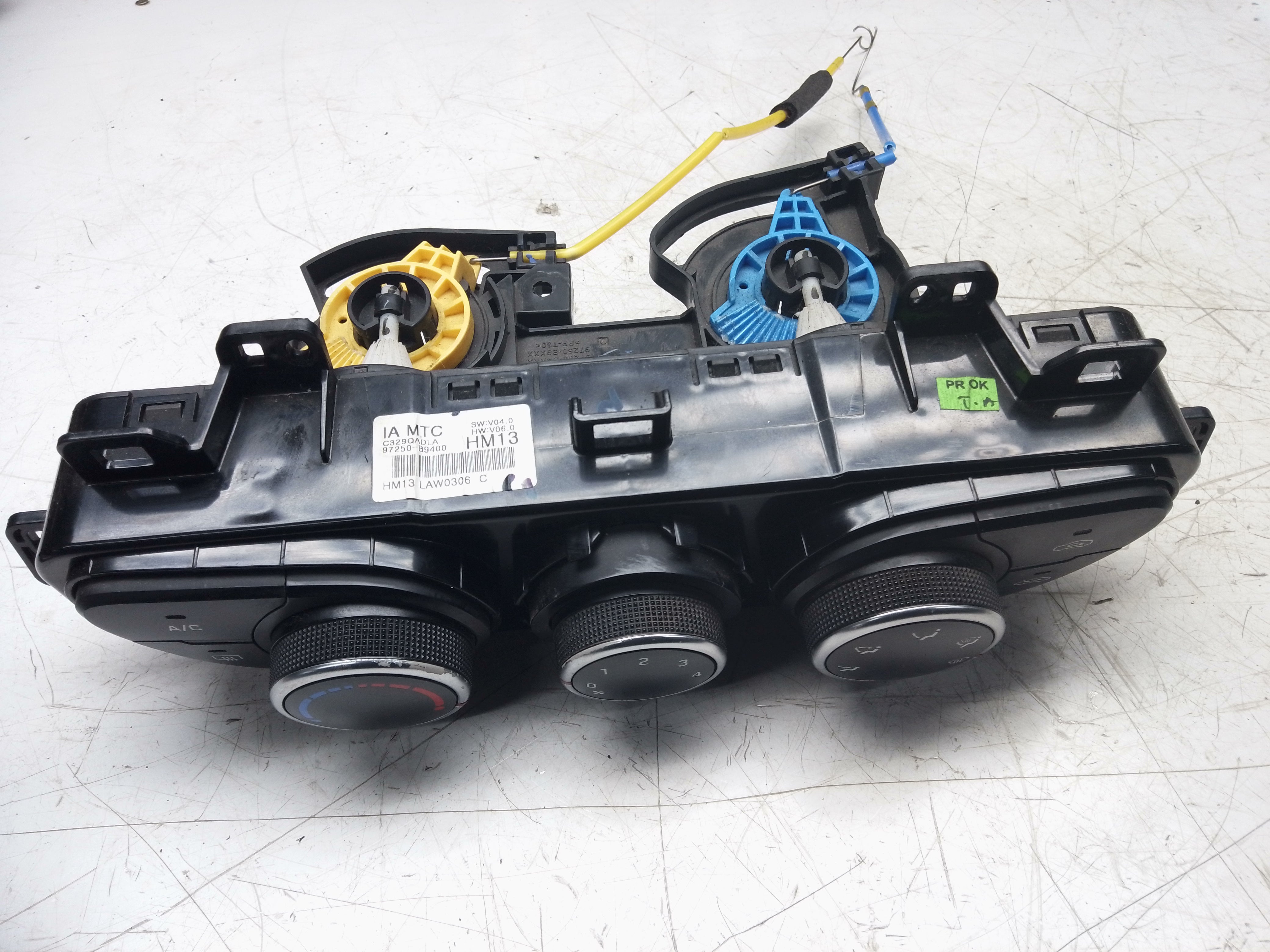 Hyundai i10 2015 A/C Heater Climate Control Panel Genuine (97250-B9400)