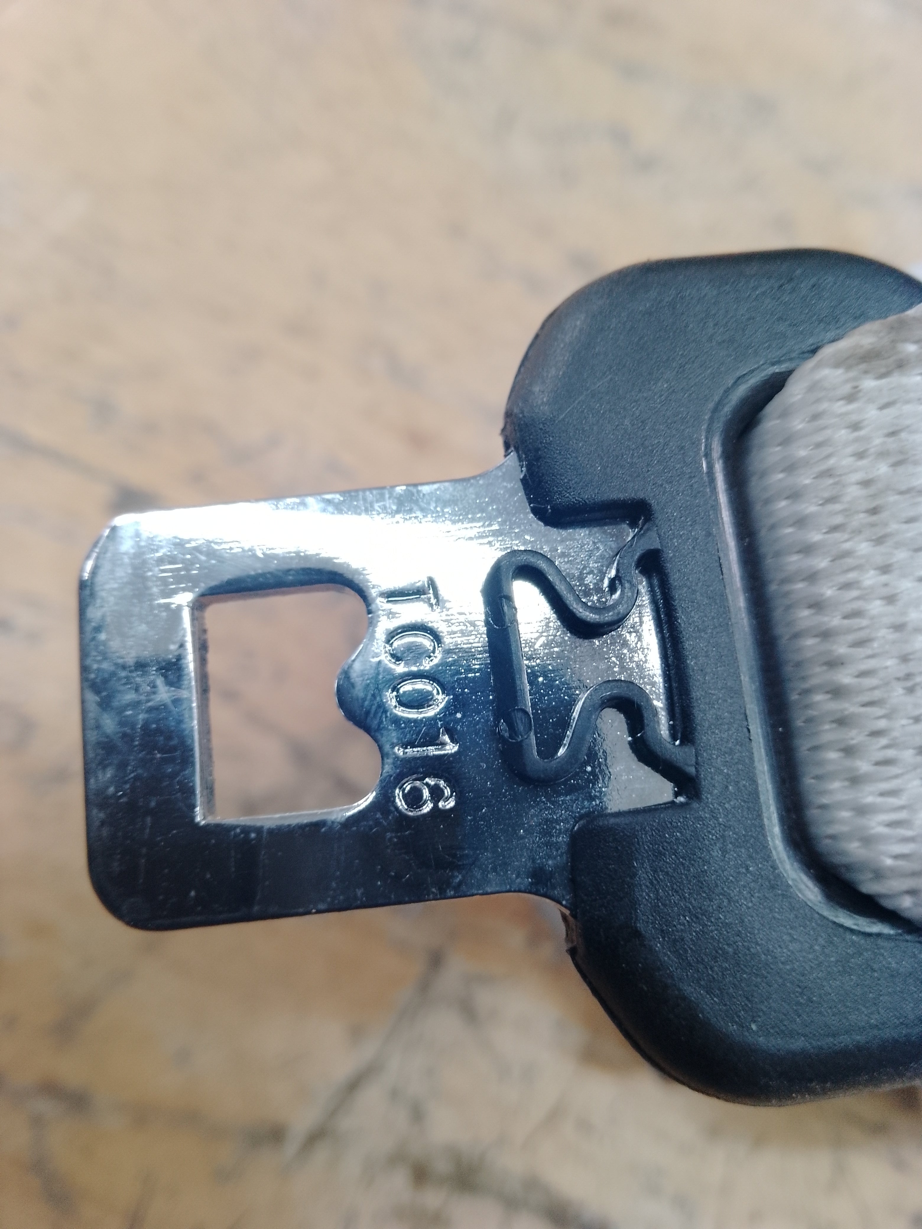 BMW 5 Series F10 F11 Seat Belt Rear Centre (34036732A) (9116275 03)