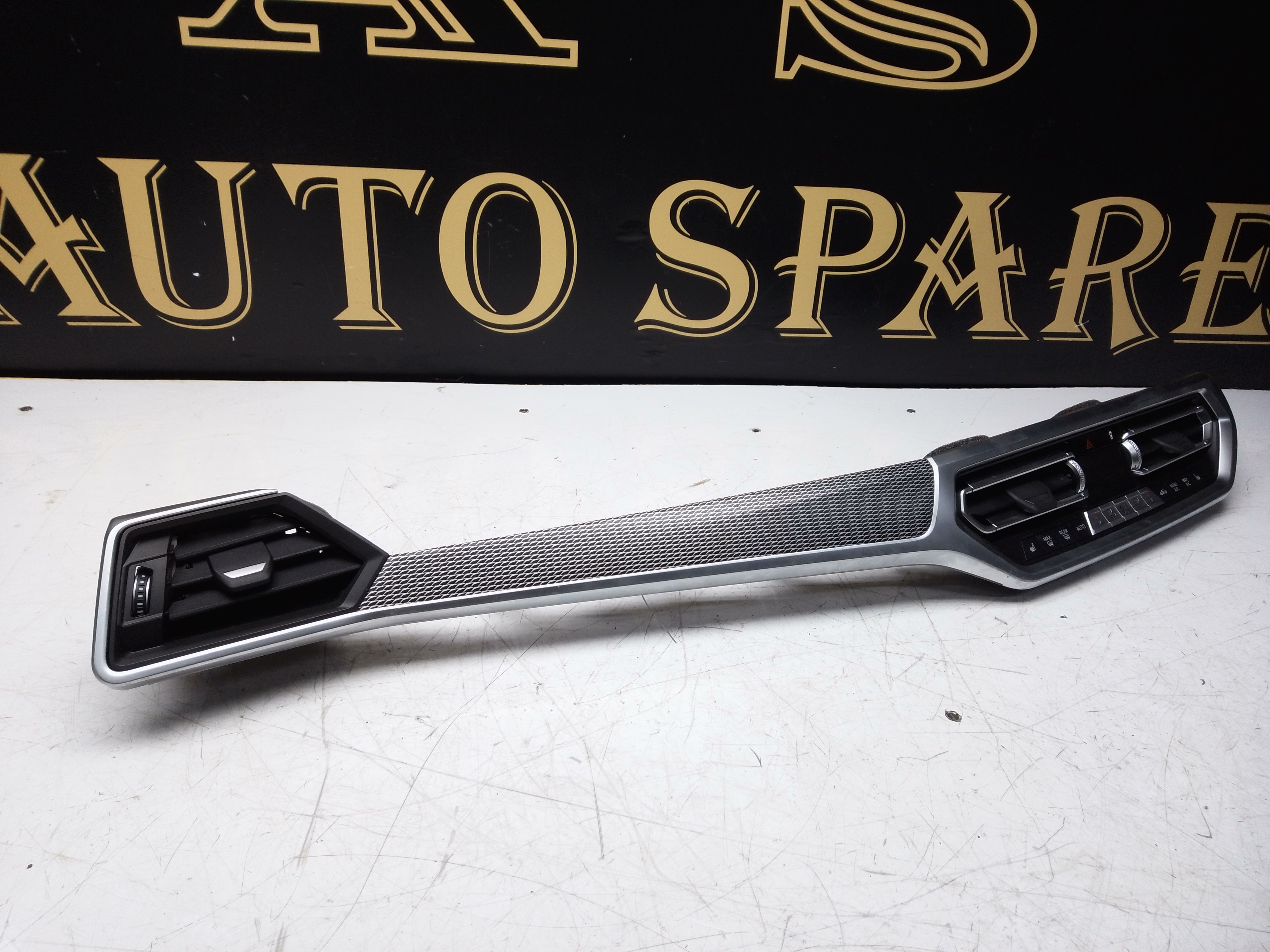 BMW 3 Series G20 G21 Centre Air Vent and Dash Trim (9855409-03)