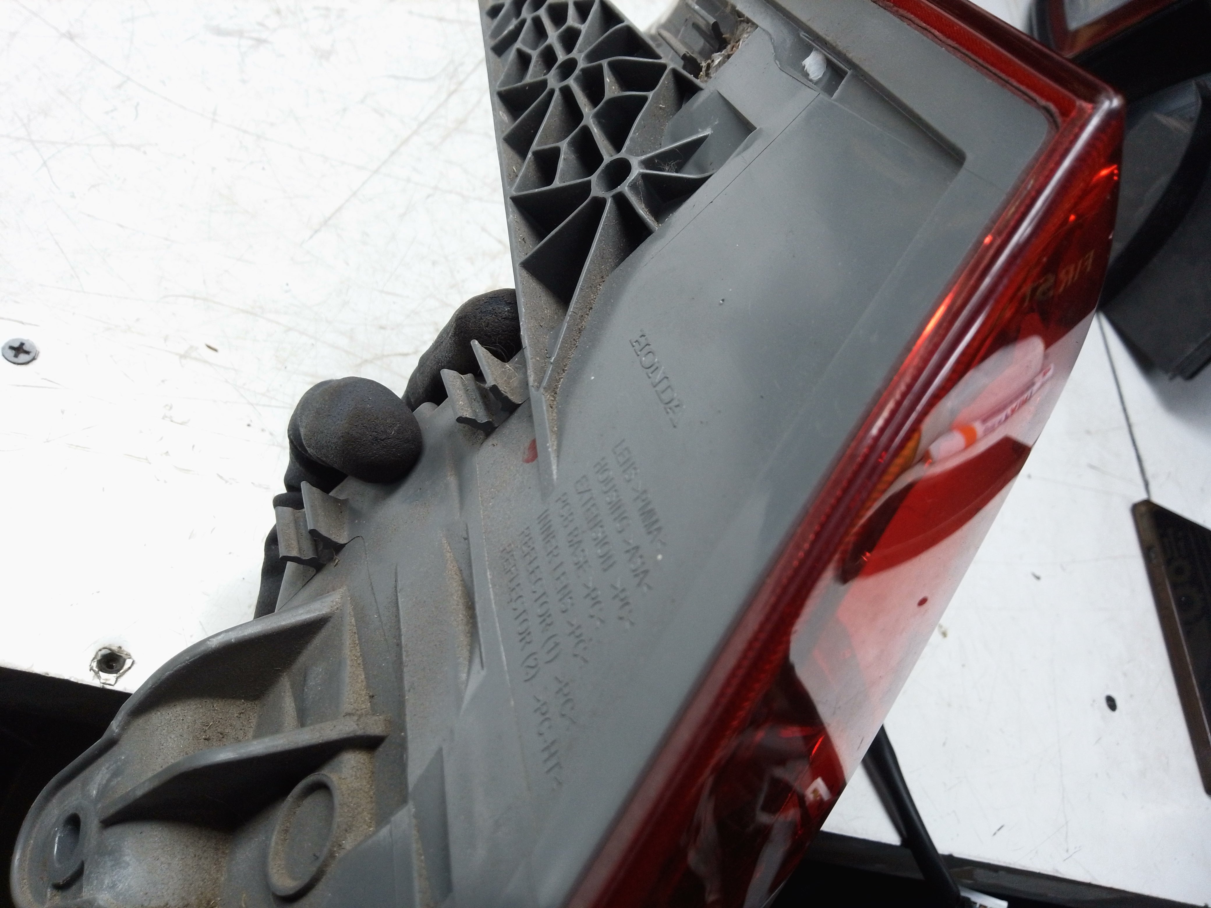 Honda Civic 2012 Right Rear Tail Light (3350ATV0E002 / FR26260202)