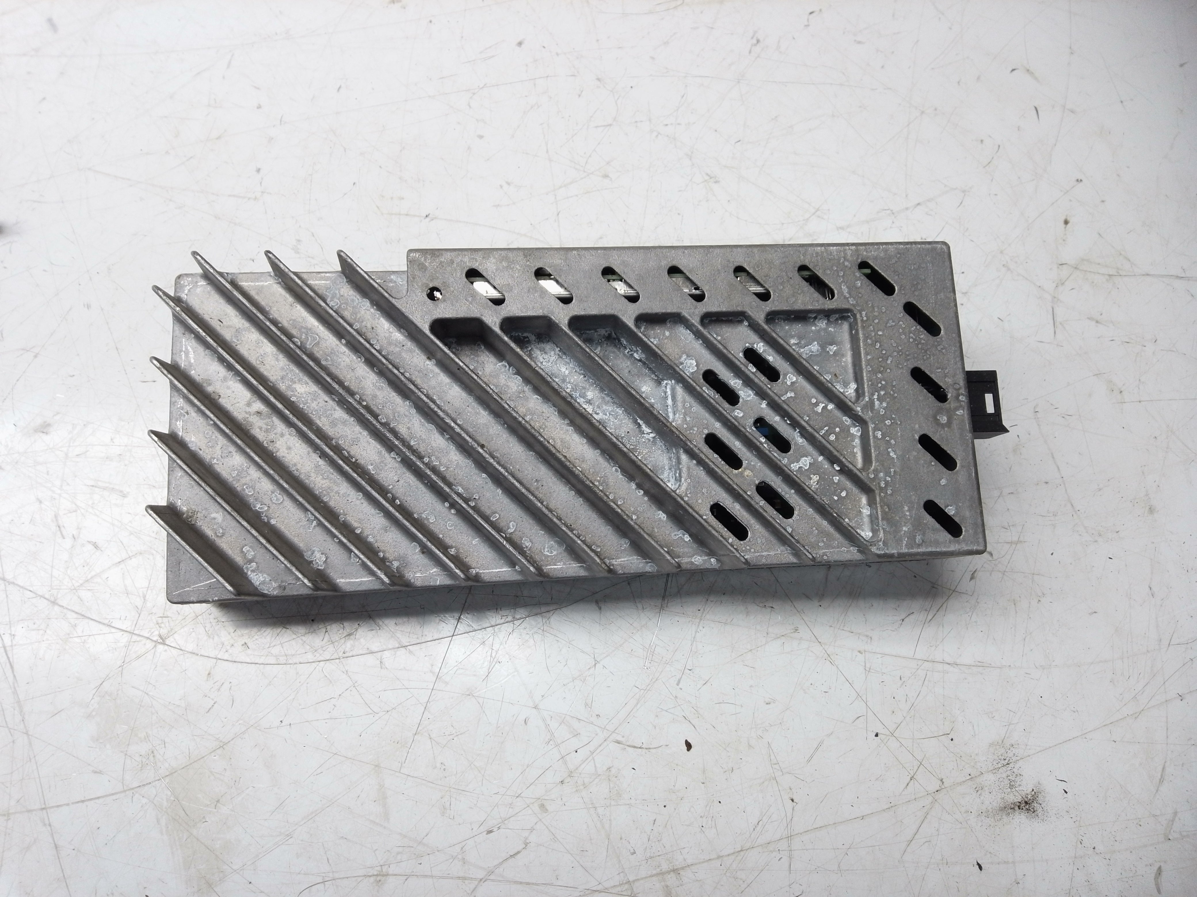 BMW 3, 4, 5, X5, 7 Series Harman Kardon Amplifier Bracket (9393186)