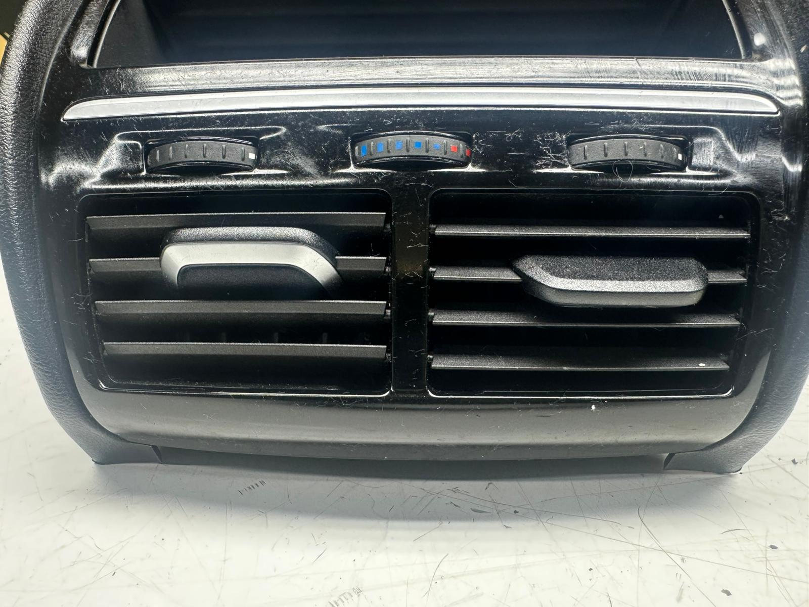 BMW 530e 2018 Centre Console Rear Air Vent Unit (51169330681)