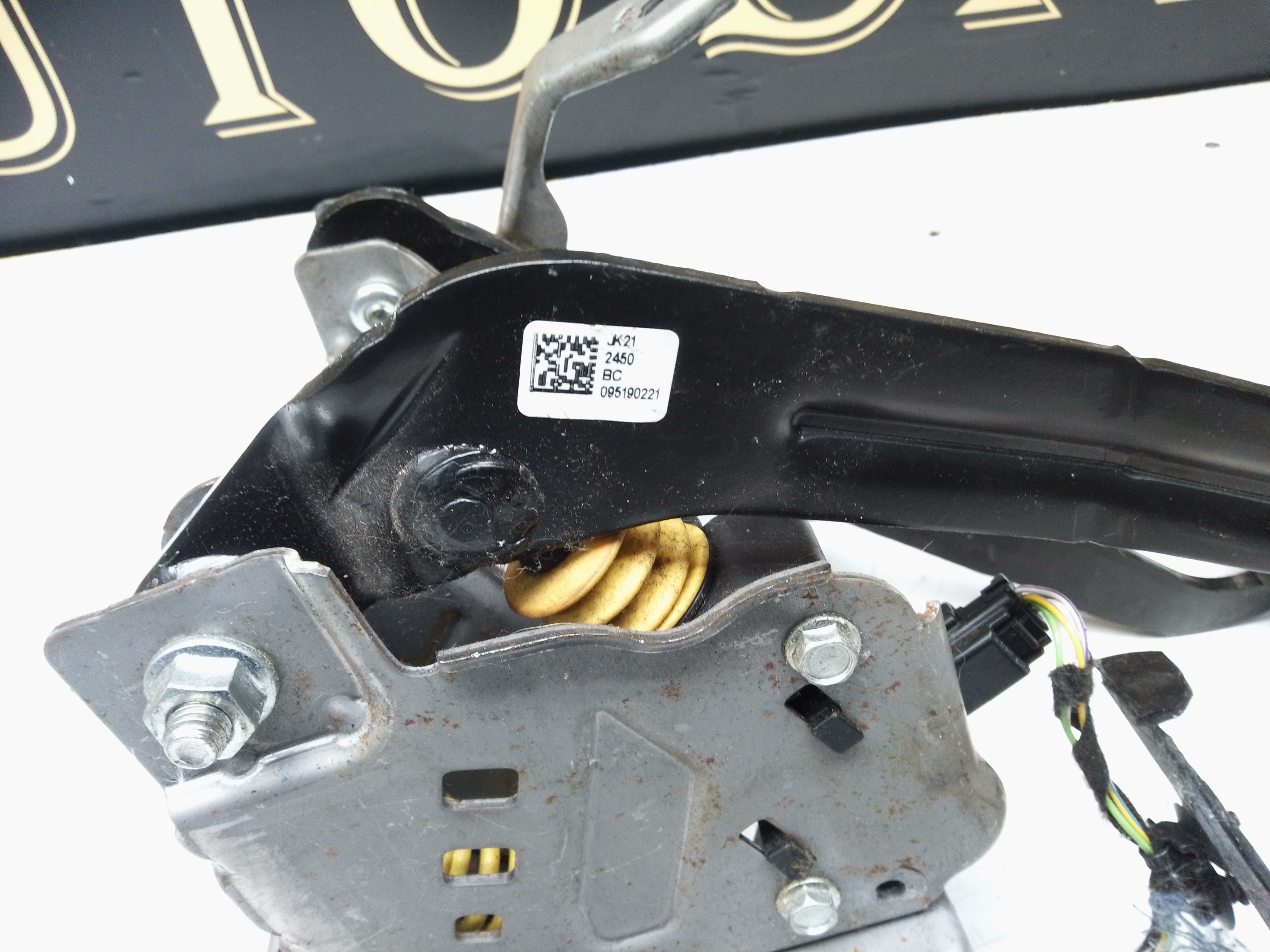 Ford Transit 2021 Brake & Clutch Pedal (GK2T-2B325-HA) (EE01-E-12851392-033)