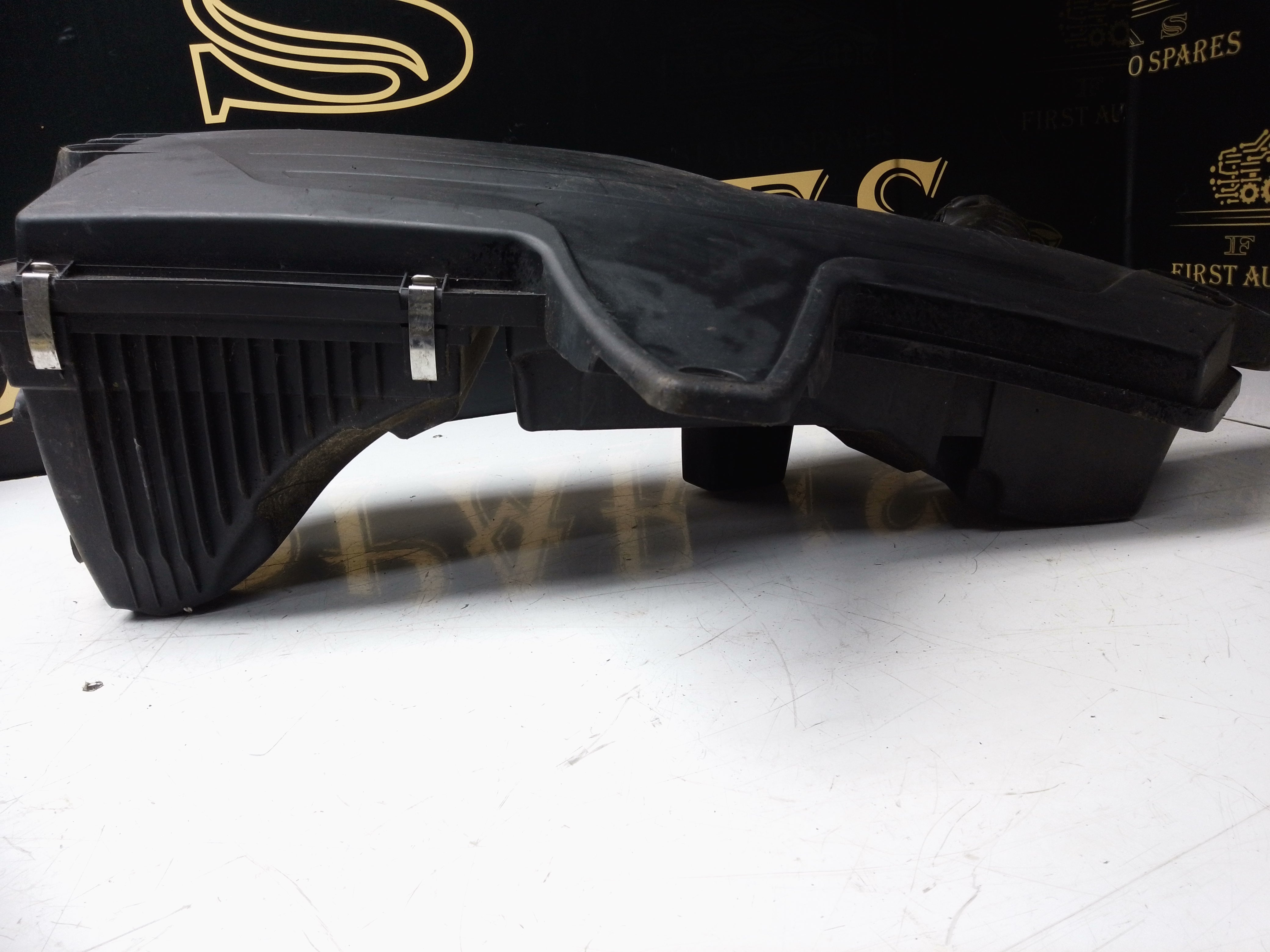 BMW 1 & 3 Series 116i F20 F21 F30 1.6 Petrol Air Filter Box Housing (7597582)