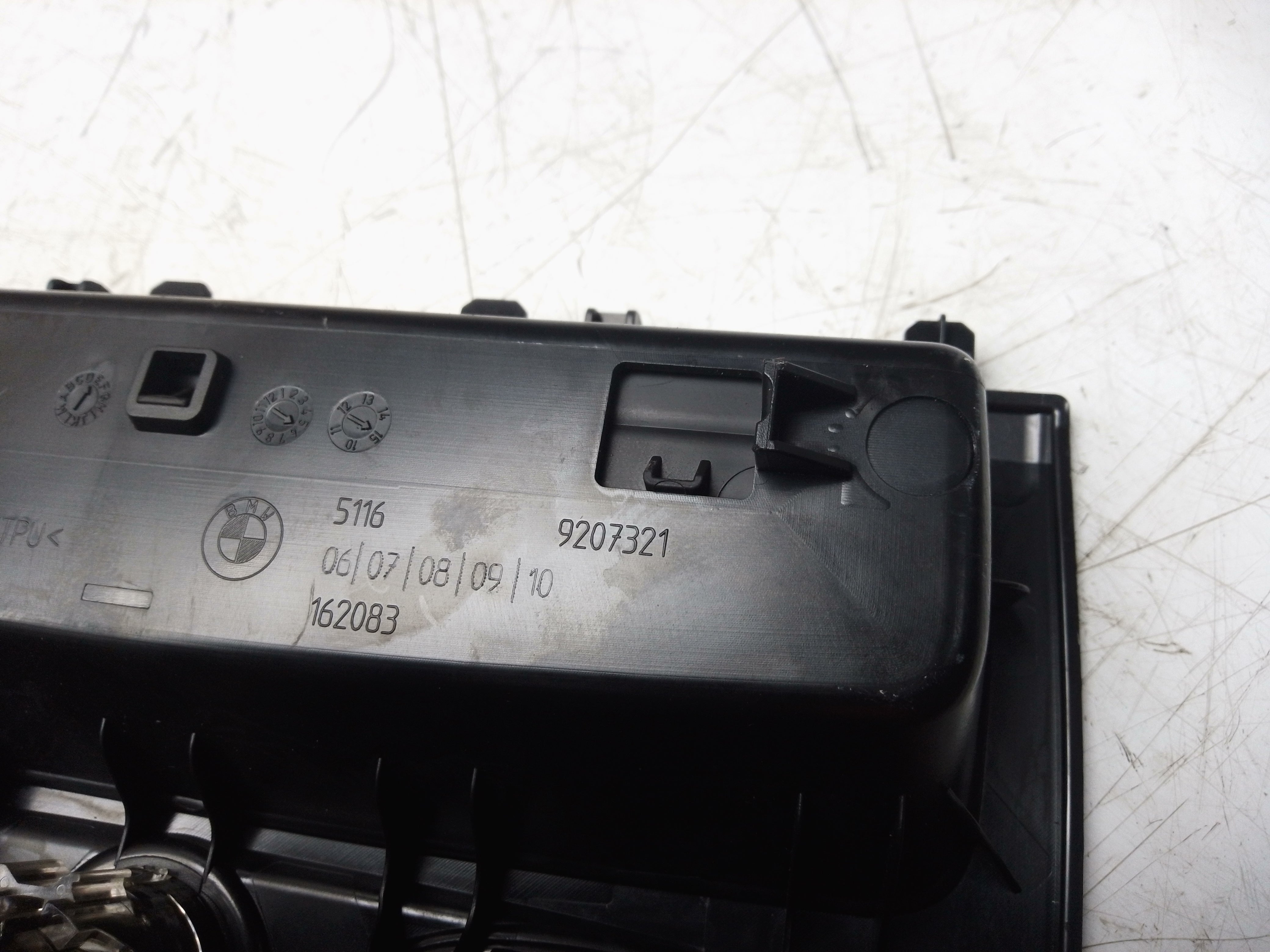 BMW 1 Series Hatchback Cup Holder (9207321)