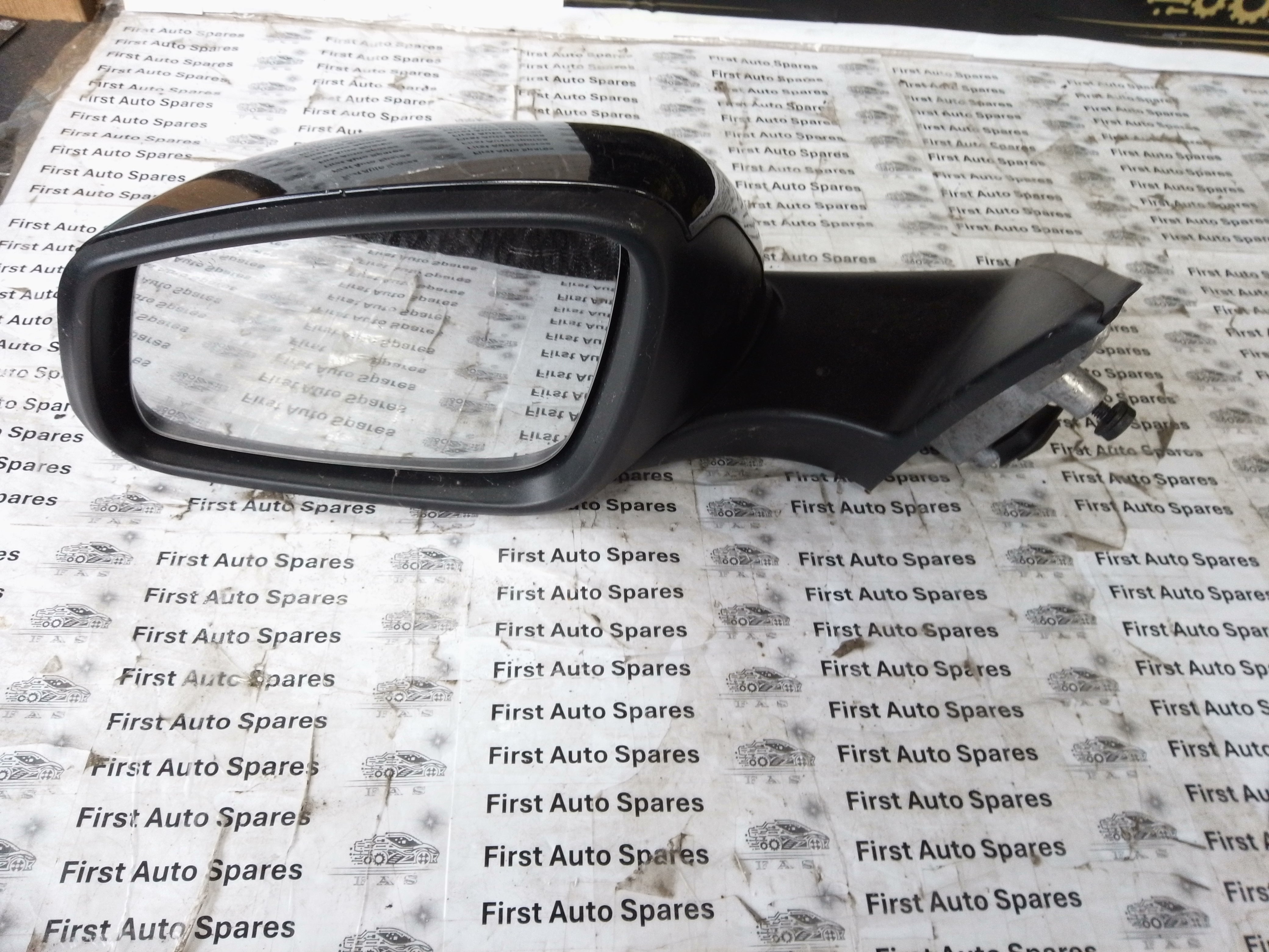 BMW 1 Series F40 Passenger Left N/S Wing Mirror 6-Pin Plug (F0192107)