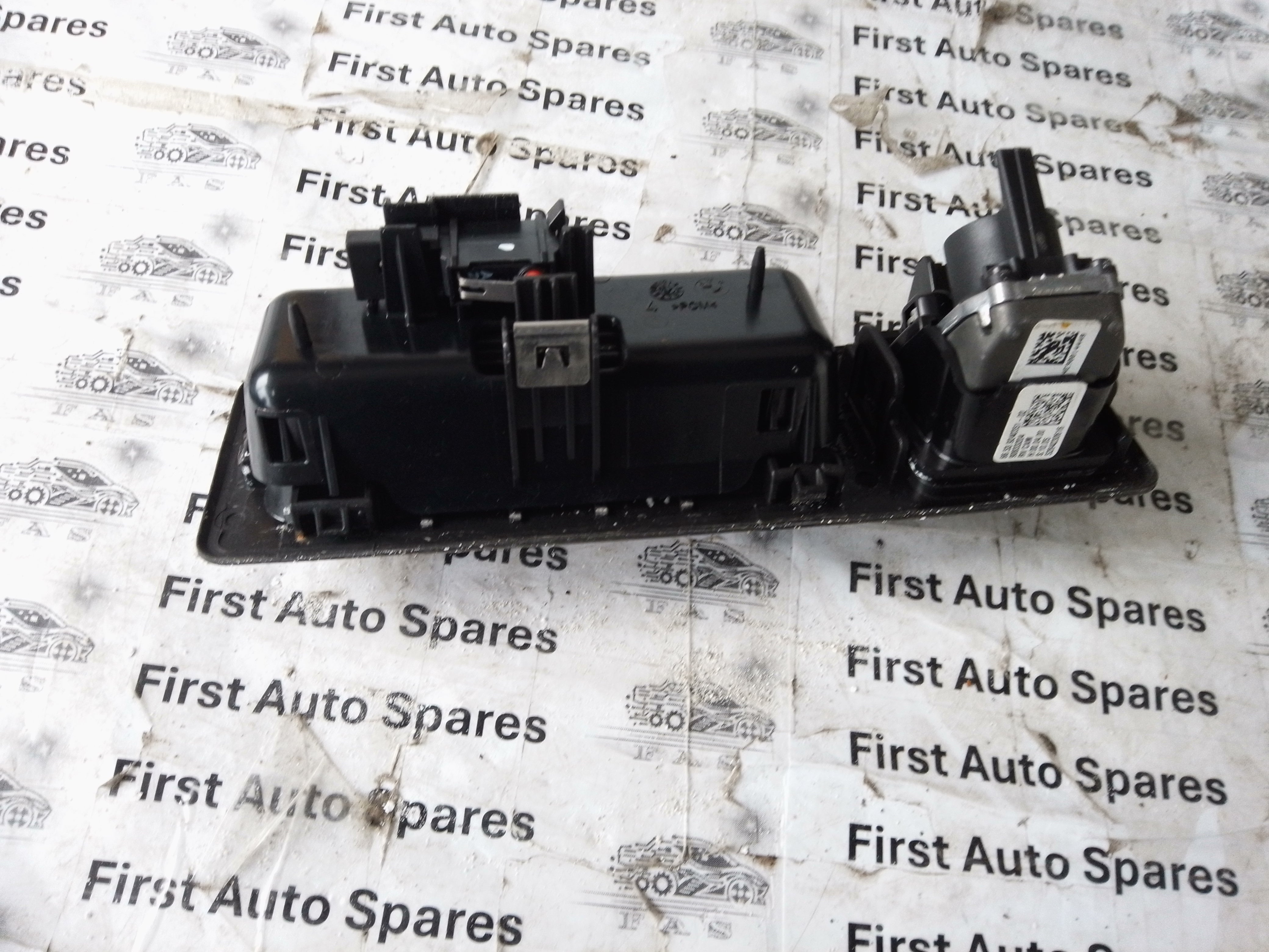 BMW F01 F02 F06 F10 F11 F12 F25 F13 F30 F31 F32 Rear View Camera (9240351)
