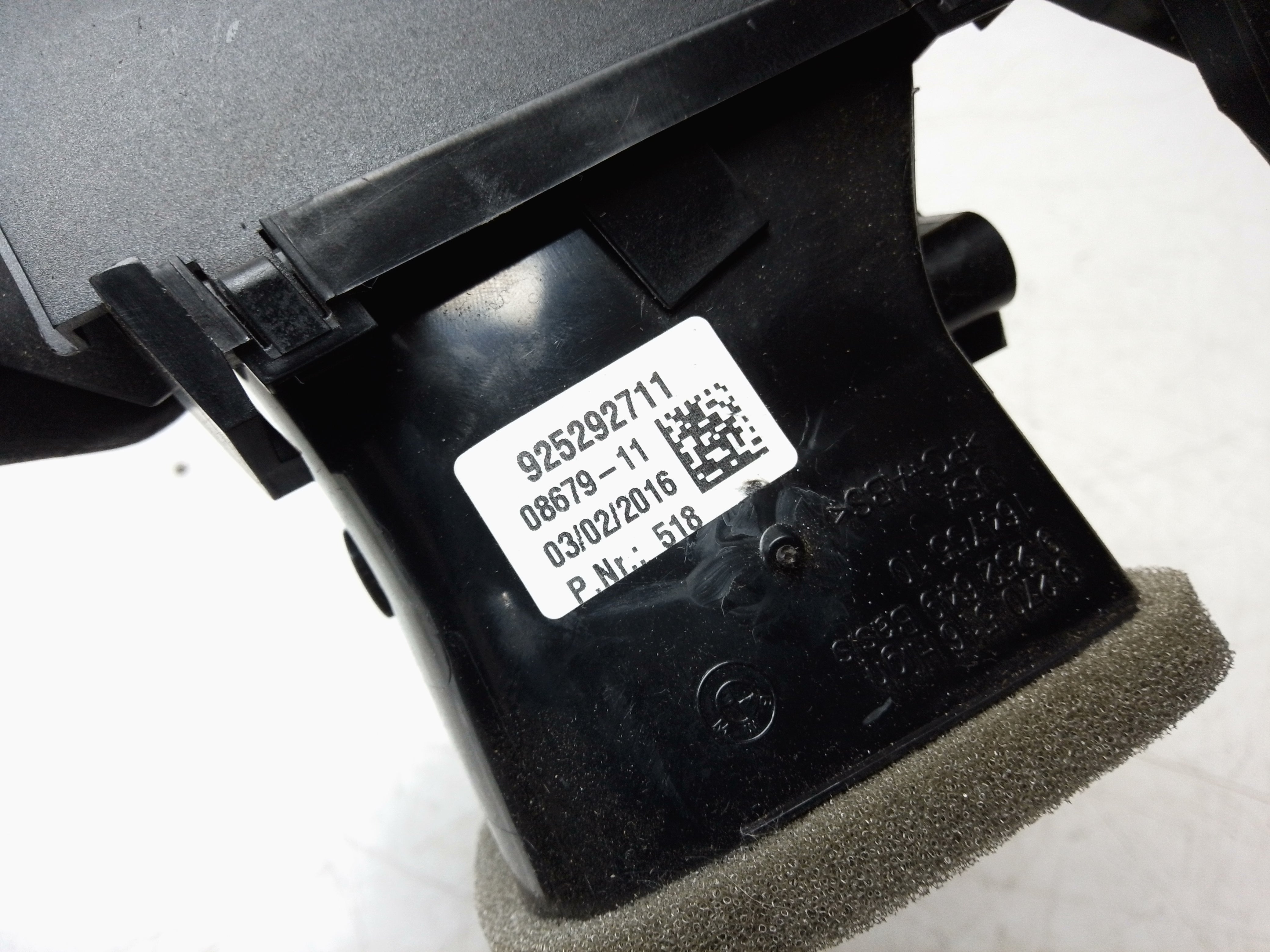 BMW X5 F15 2016 Front Left Side Dashboard Air Vent (9270516 / 9252649)