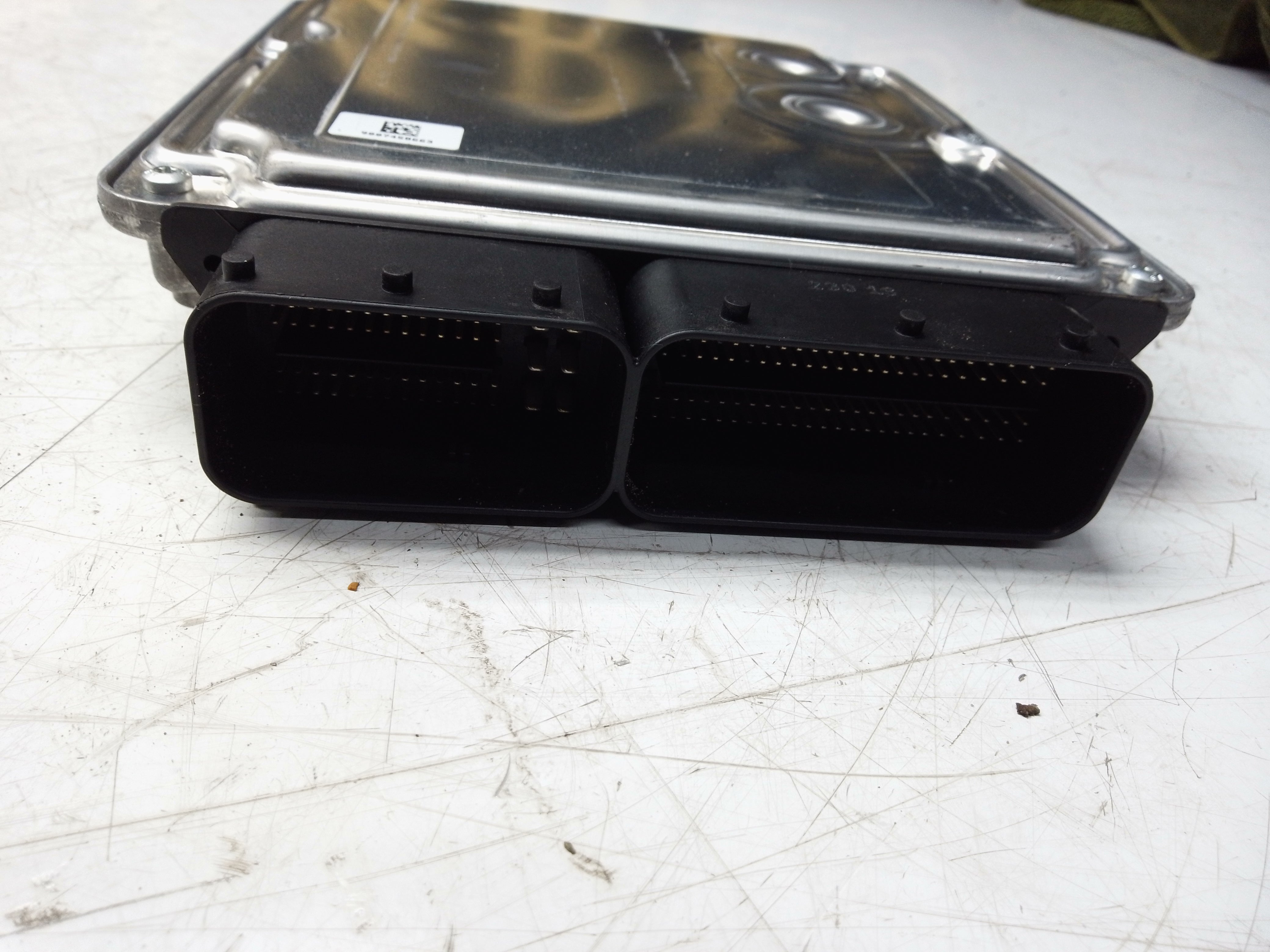 BMW X5 F15 Engine ECU Control Module DDE (8582803) (0281031328)