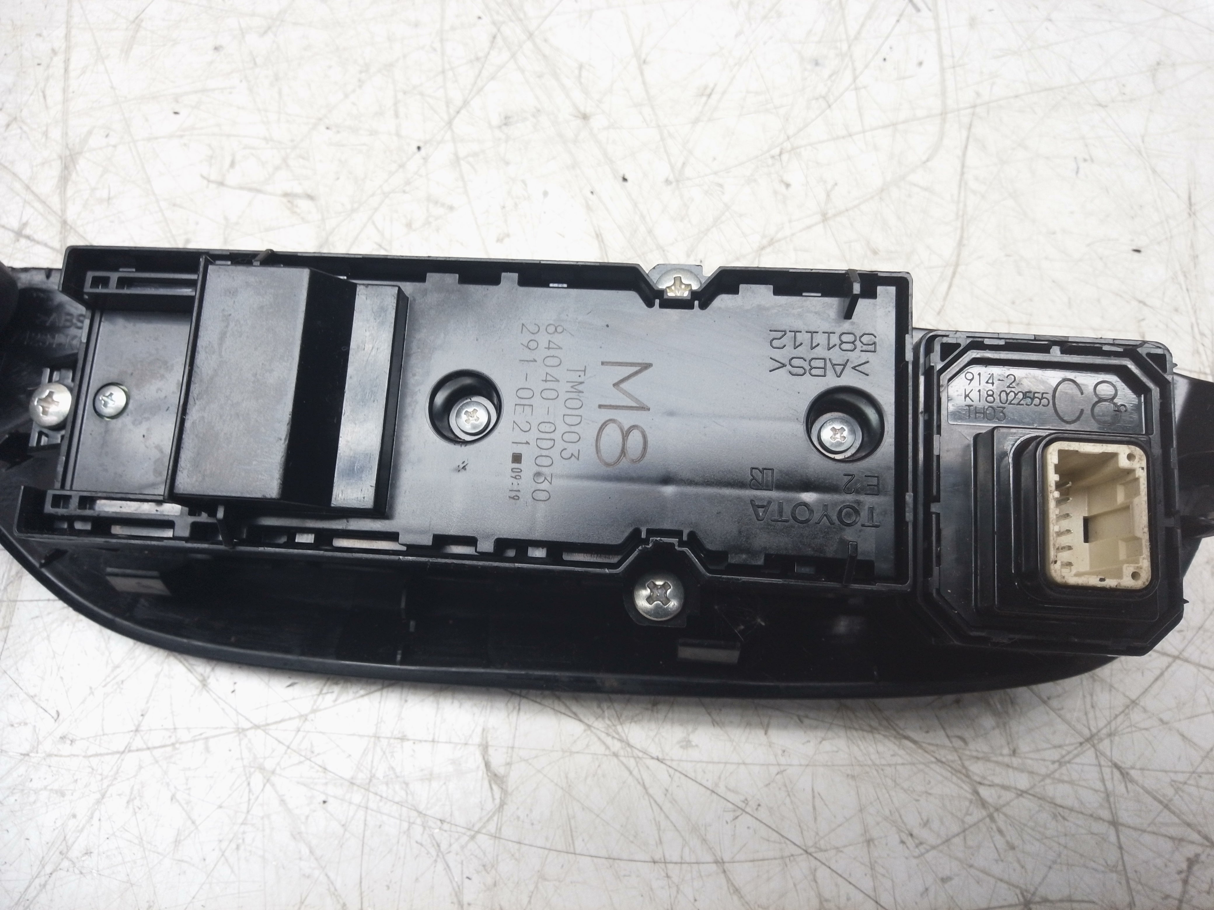 Toyota Yaris 2020–2024 Driver’s 4-Way Window Switch (84040-0D030)