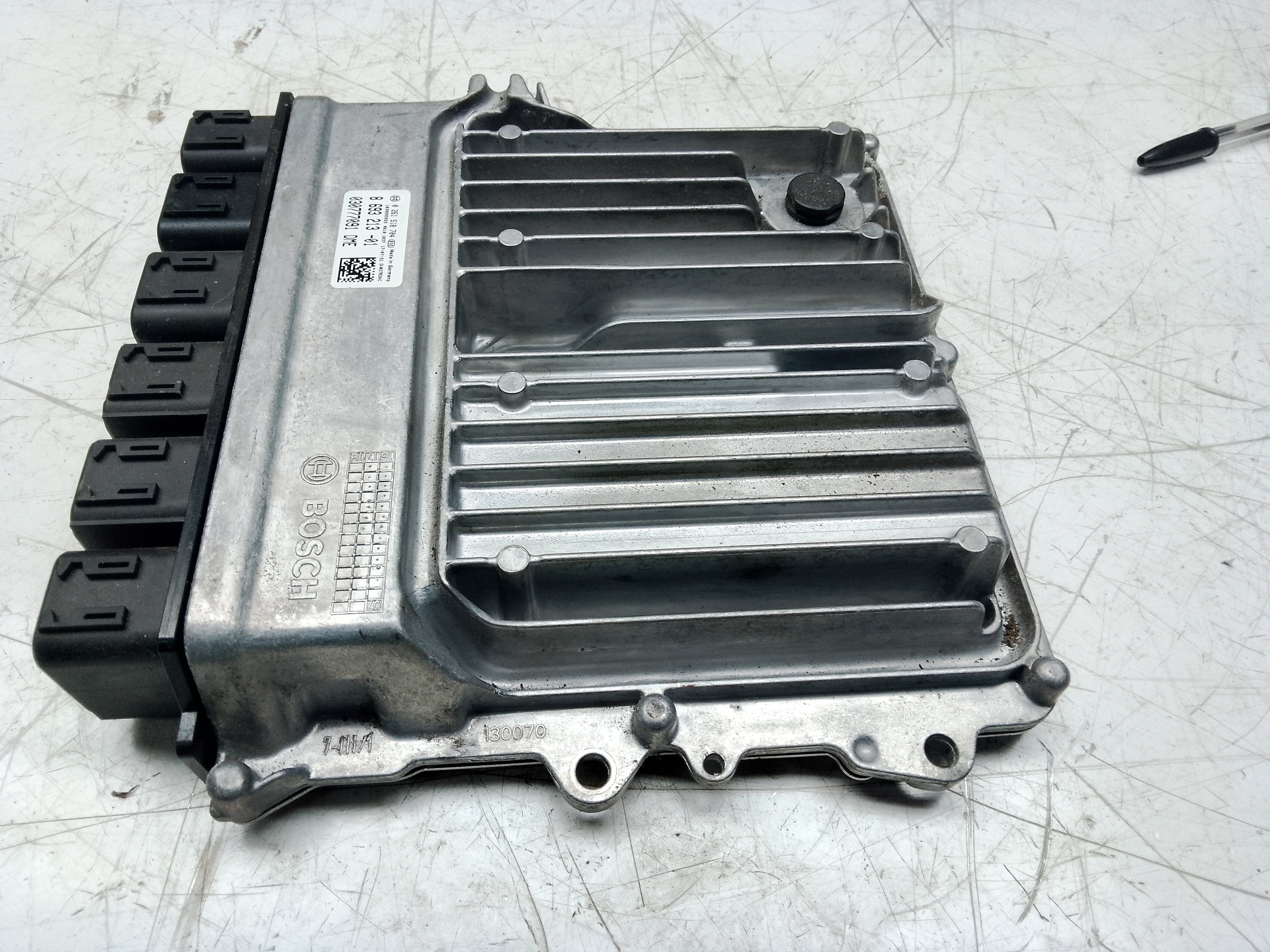 BMW 3 Series F30 F31 F35 2017 Engine Control Unit ECU (8693213)