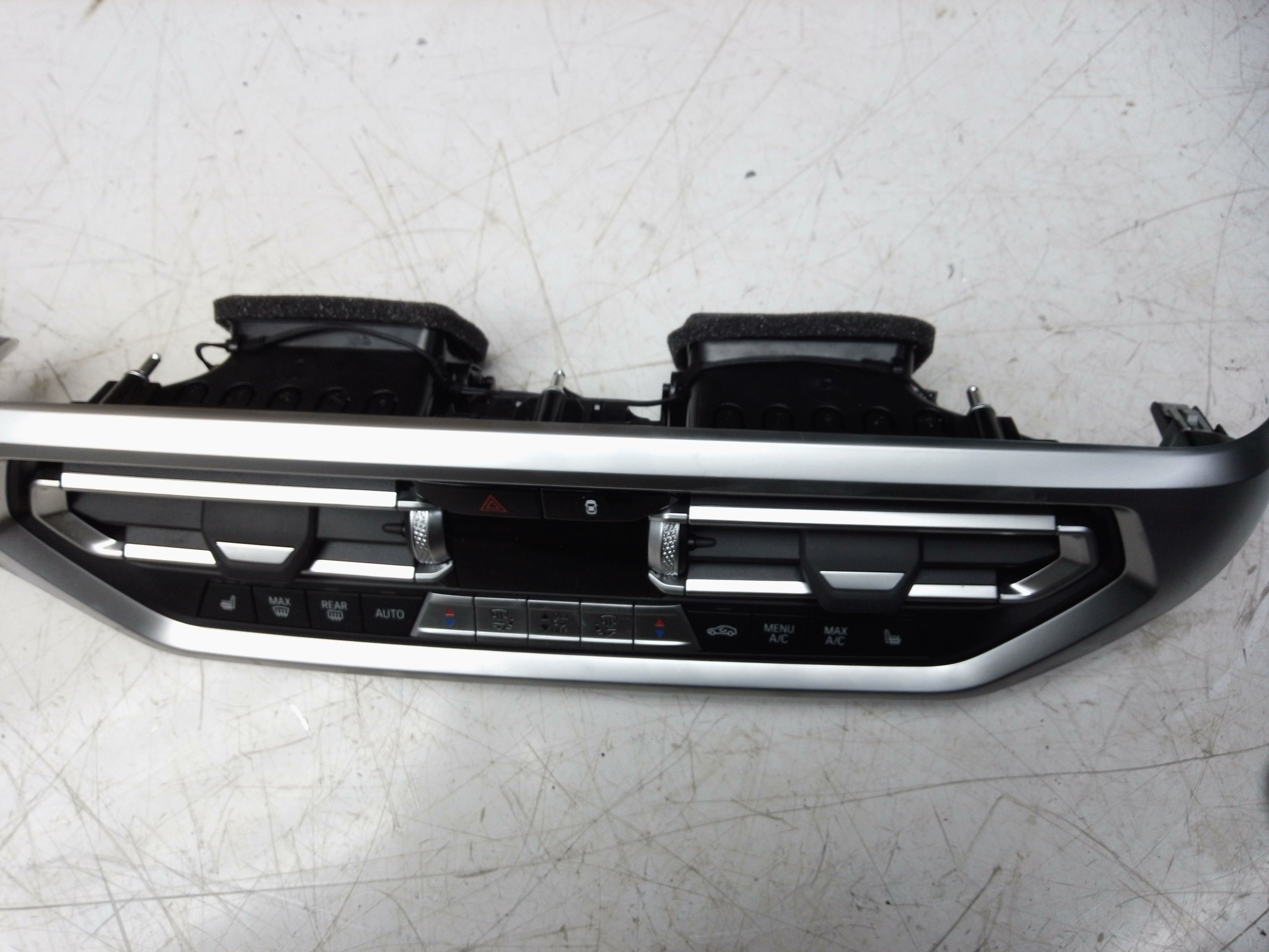 BMW 3 Series G20 G21 Centre Air Vent and Dash Trim (9855409-03)