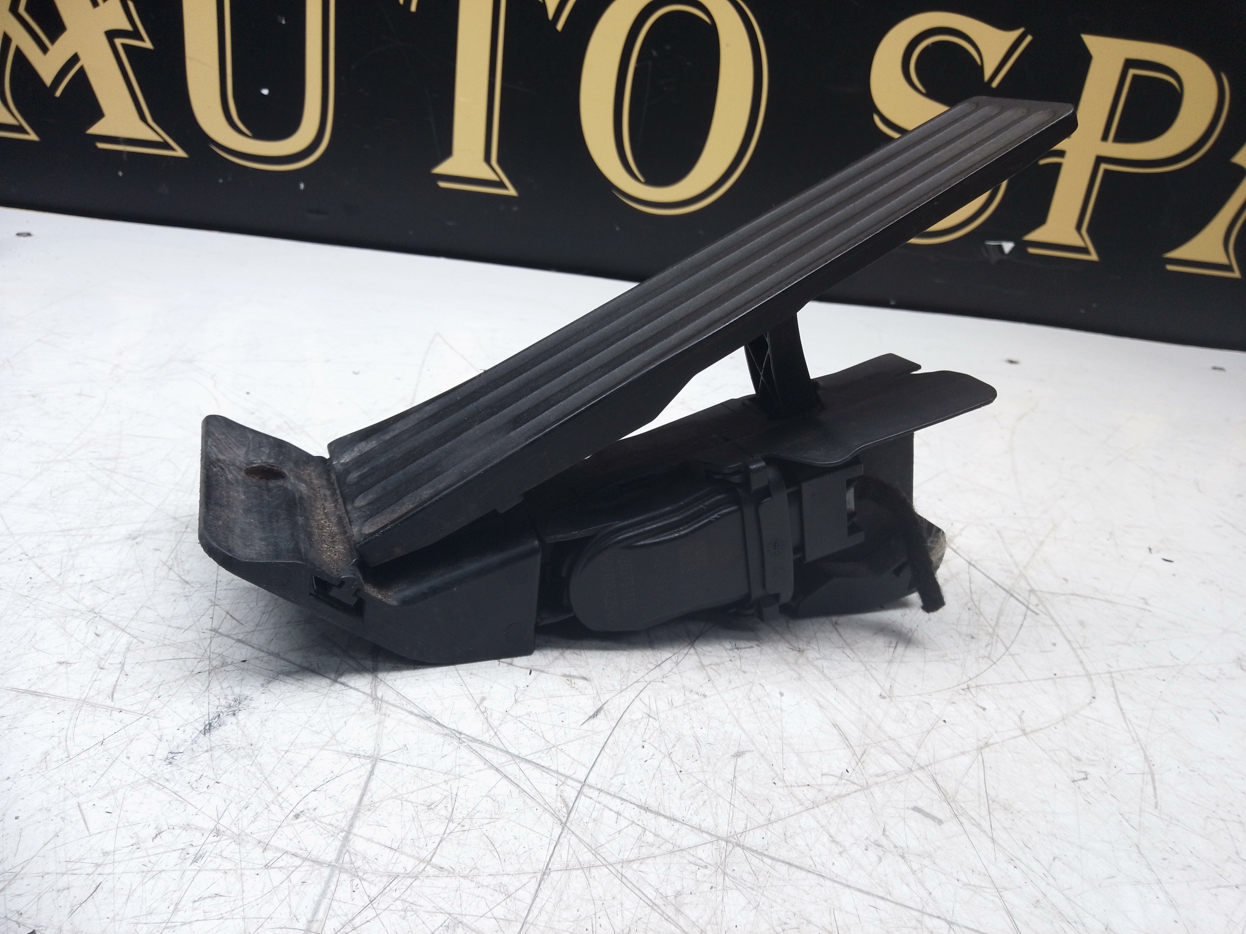 BMW 1 Series F20 2011 Accelerator Throttle Pedal Potentiometer (6789529 04)