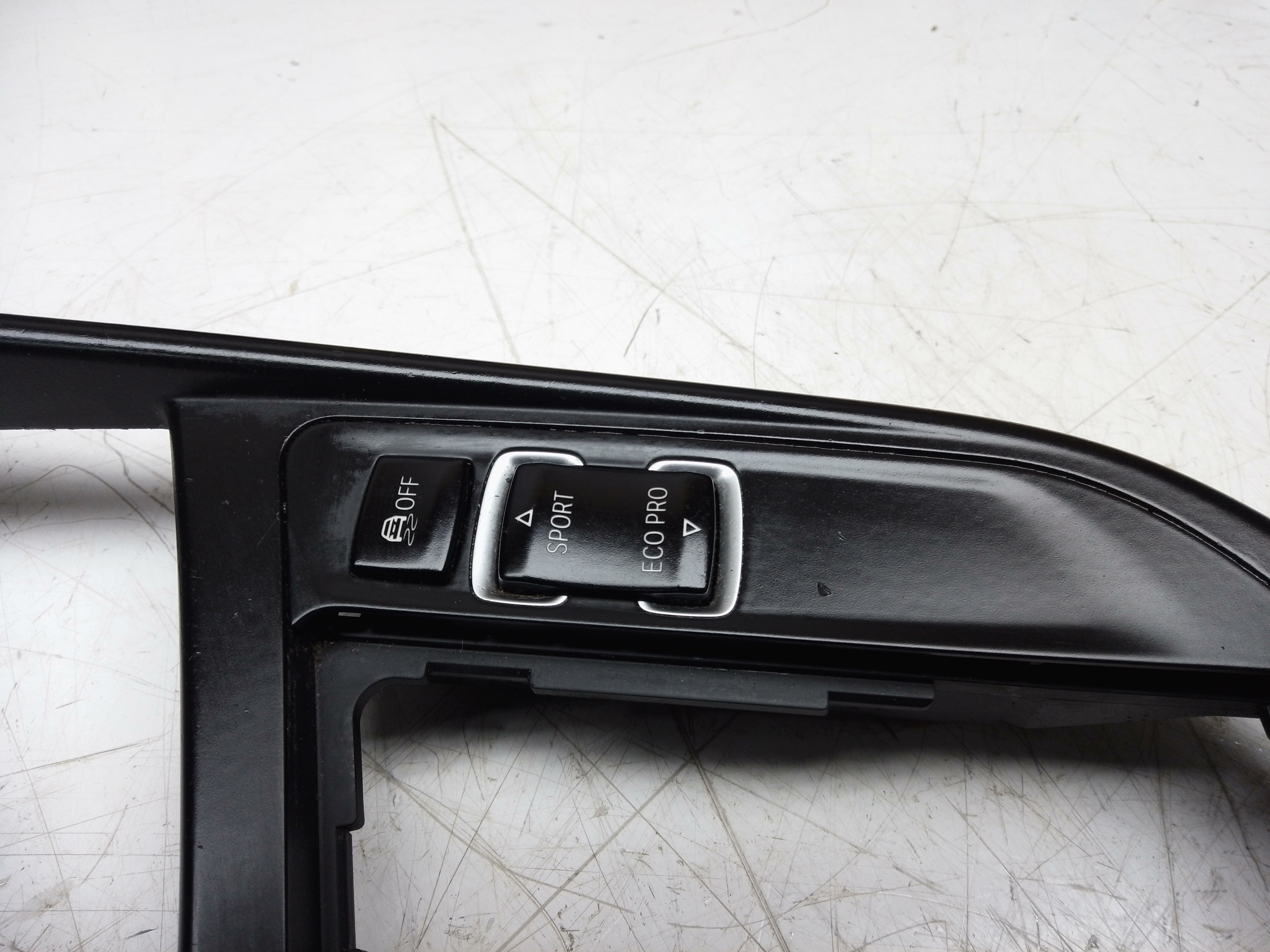 BMW 1 Series F20 2015–2019 Gearstick Surround (584507-13)